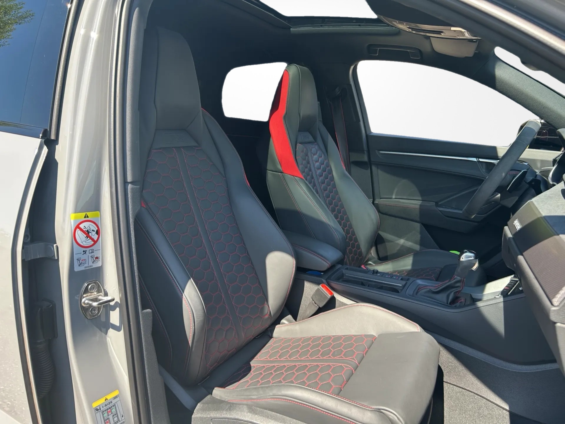 AUDI RS Q3 Sportback quattro S tronic-image-5
