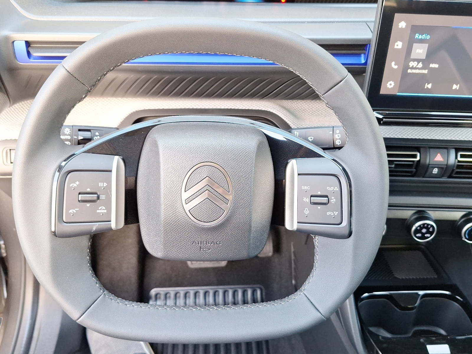 CITROEN C3 1.2 Hybrid Plus-image-13