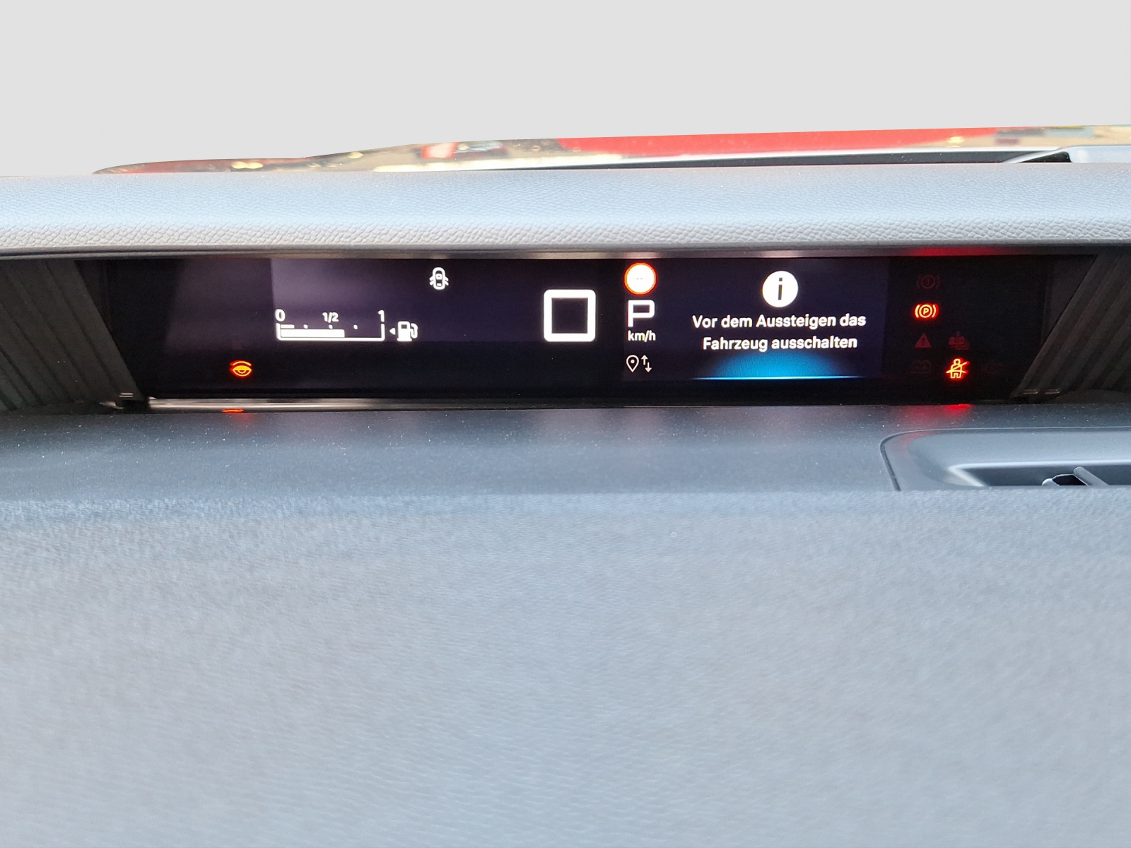 CITROEN C3 1.2 Hybrid Plus-image-16