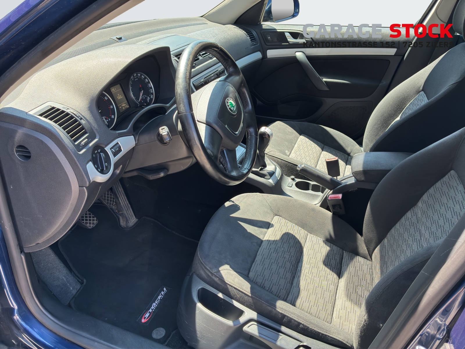 SKODA Octavia Combi 1.8 TSI Adventure 4x4-image-8