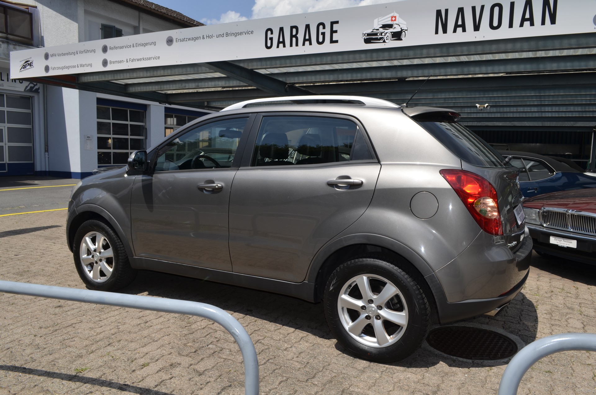 KGM-SsangYong Korando 2.0 e-XDI Sapphire 4WD Automatic-image-3