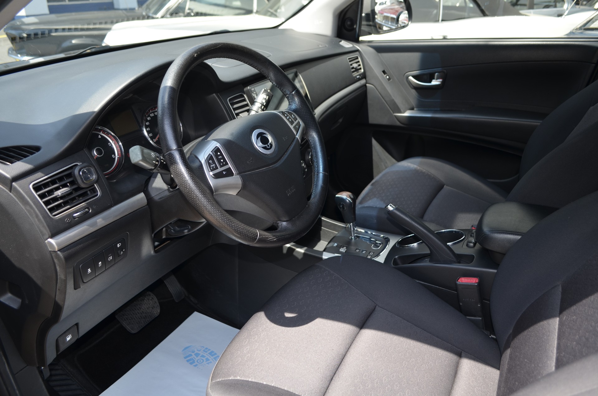 KGM-SsangYong Korando 2.0 e-XDI Sapphire 4WD Automatic-image-7