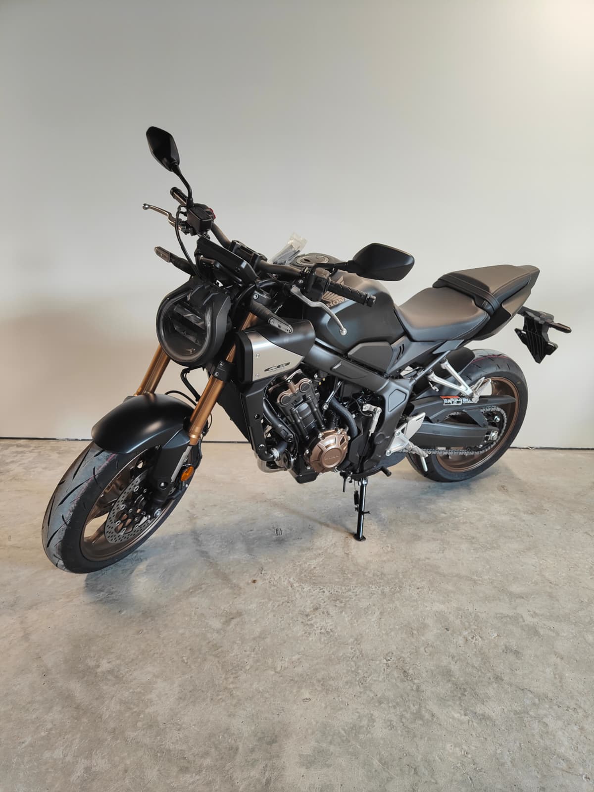 HONDA CB 650 R E-Clutch-showroom-element-2