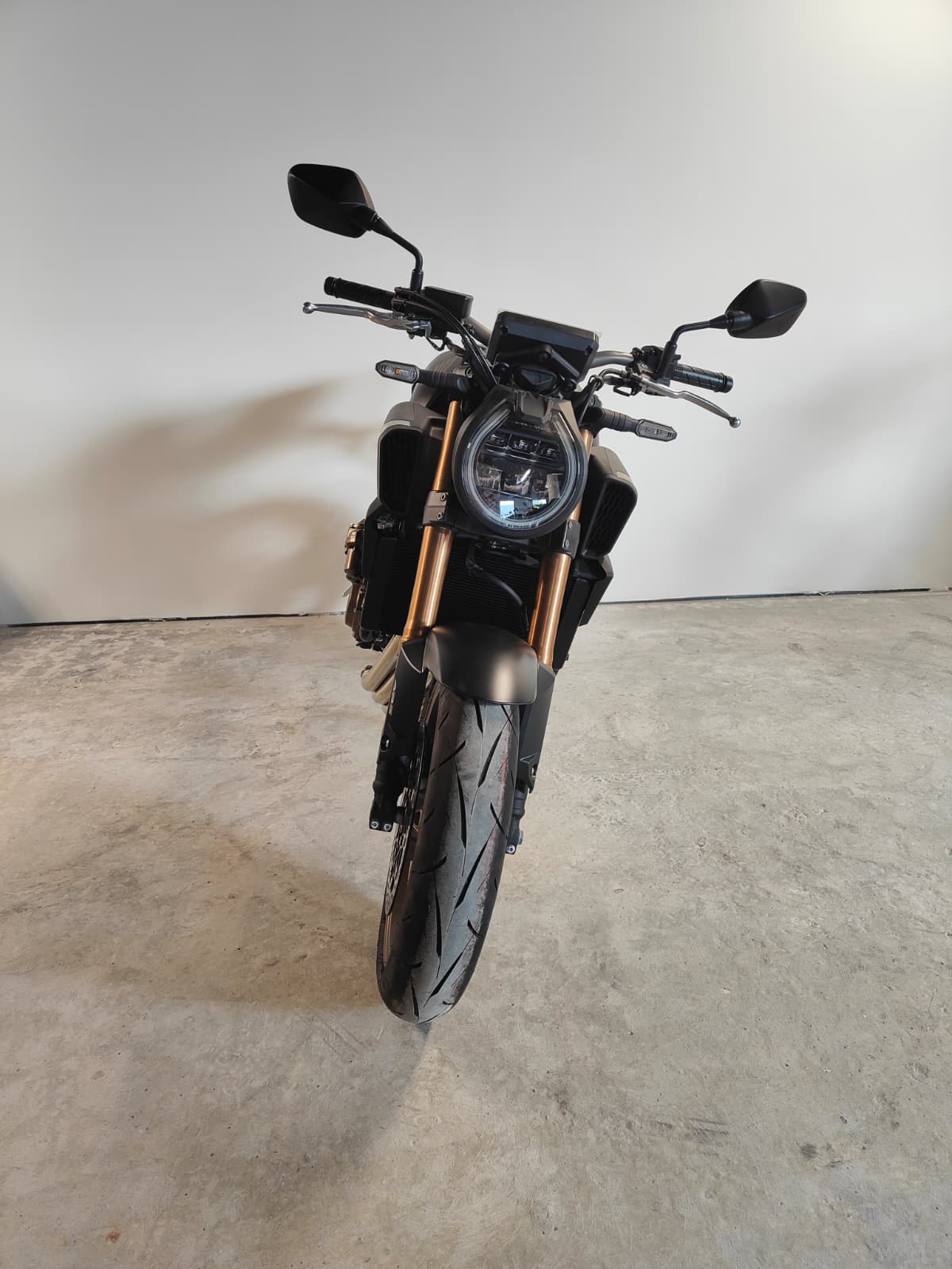 HONDA CB 650 R E-Clutch-showroom-element-3