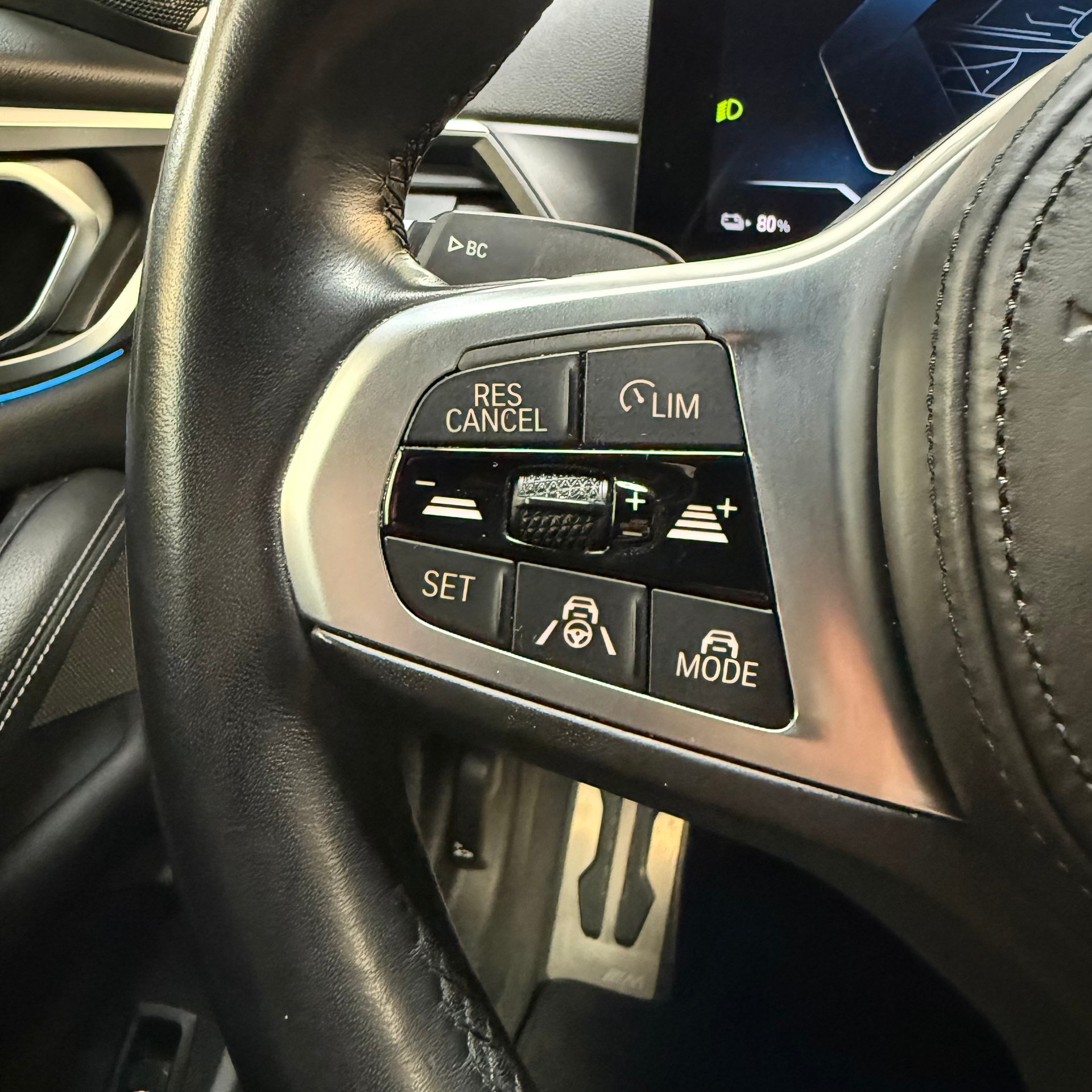 BMW i4 eDrive 40 M Sport Swiss-image-9