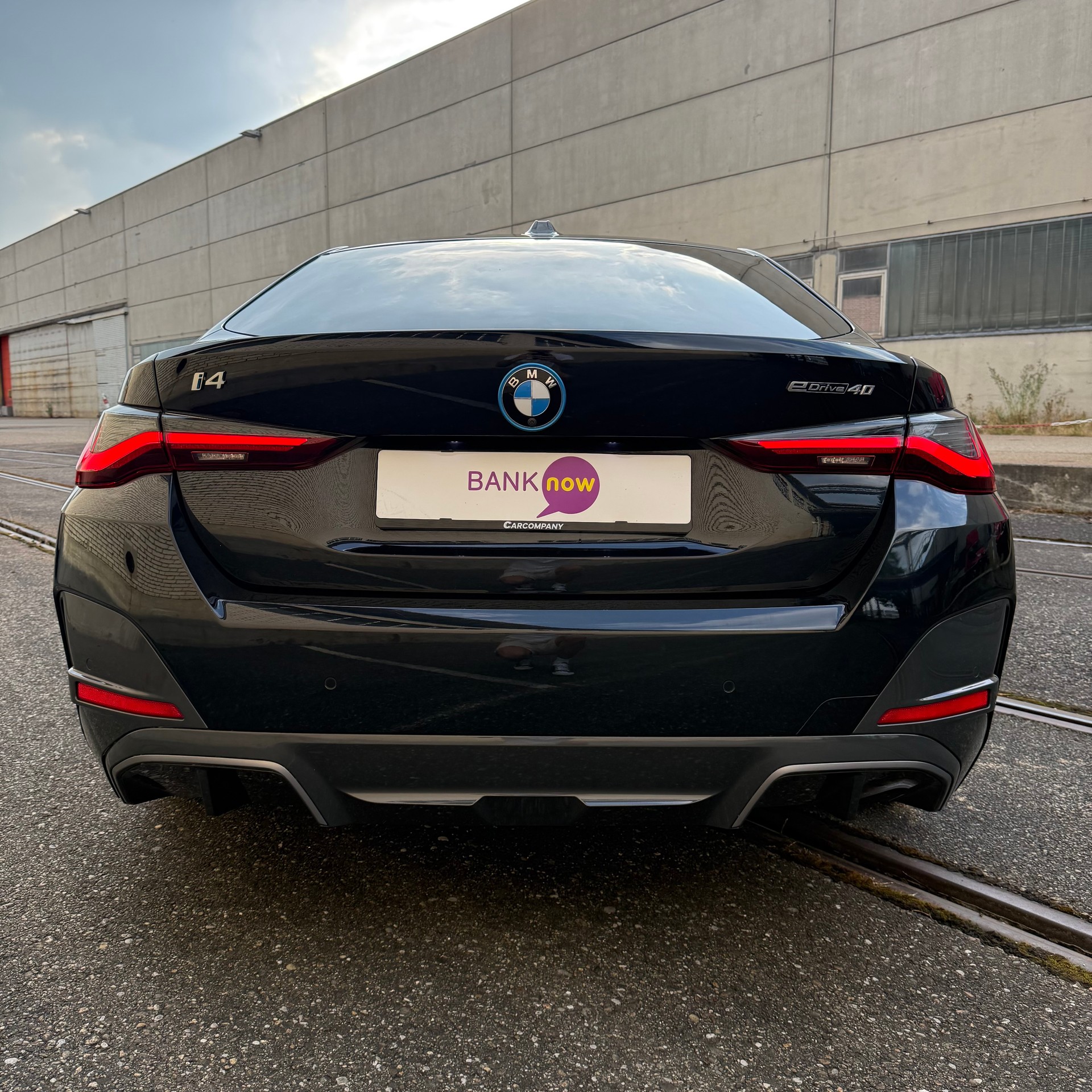 BMW i4 eDrive 40 M Sport Swiss-image-4