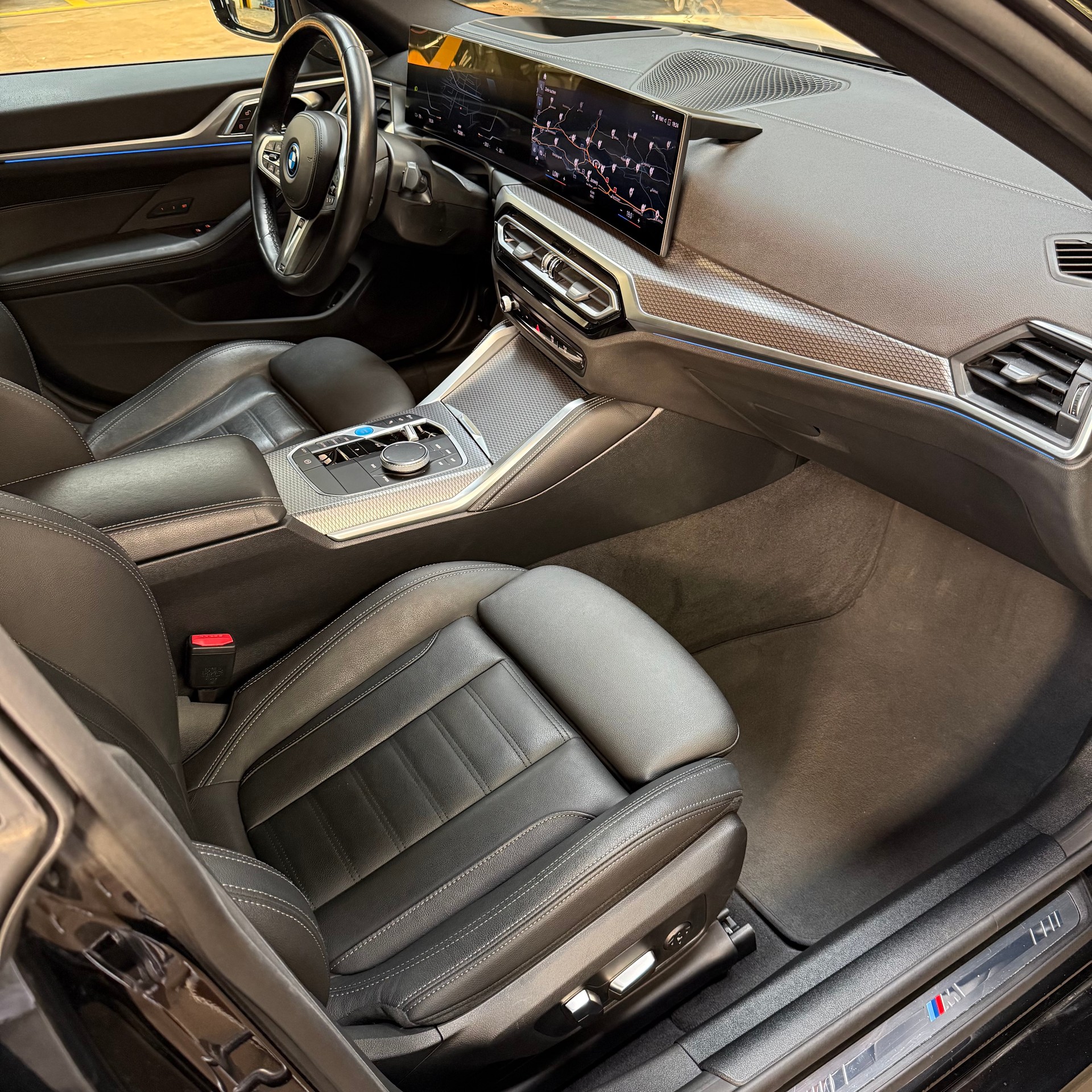 BMW i4 eDrive 40 M Sport Swiss-image-15