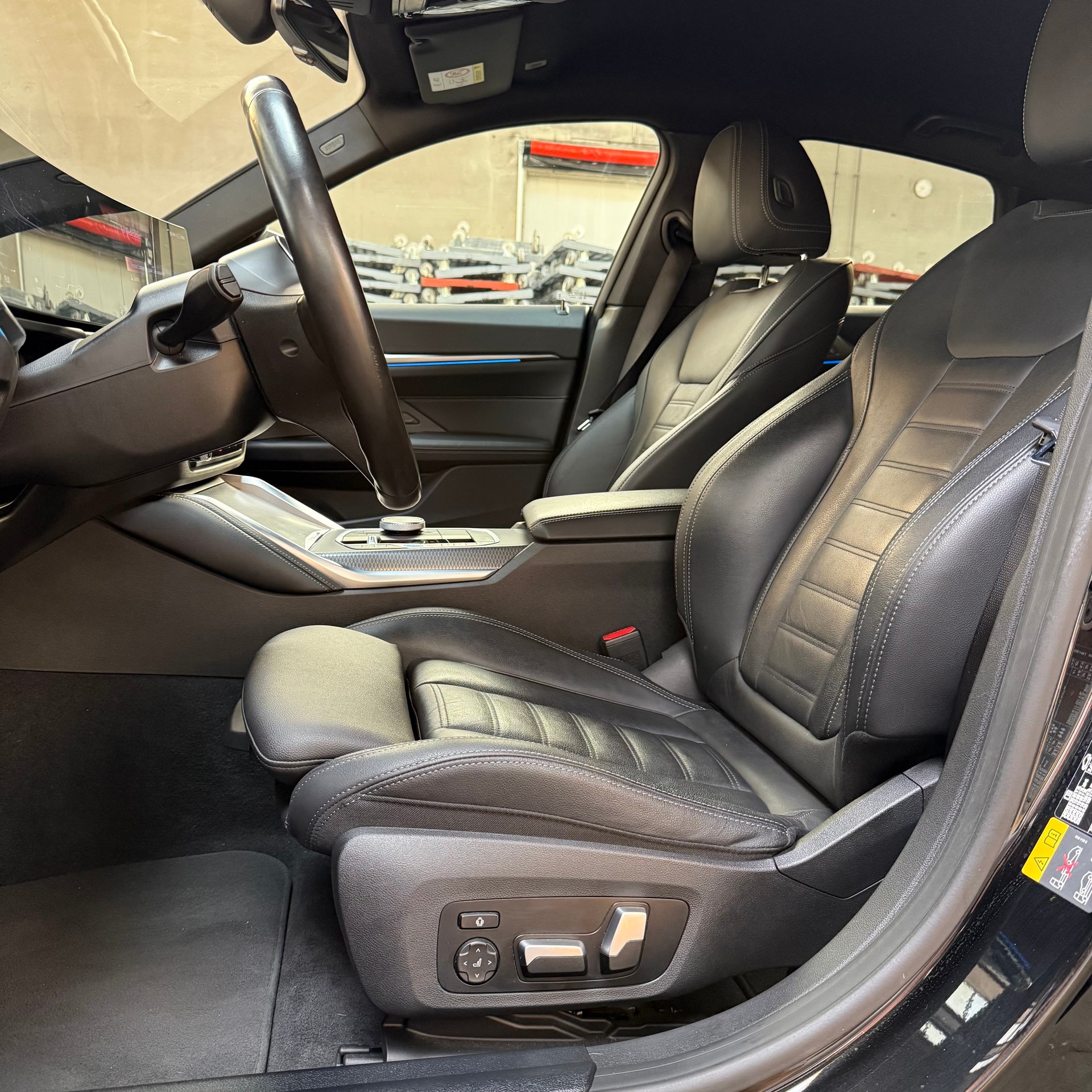 BMW i4 eDrive 40 M Sport Swiss-image-10