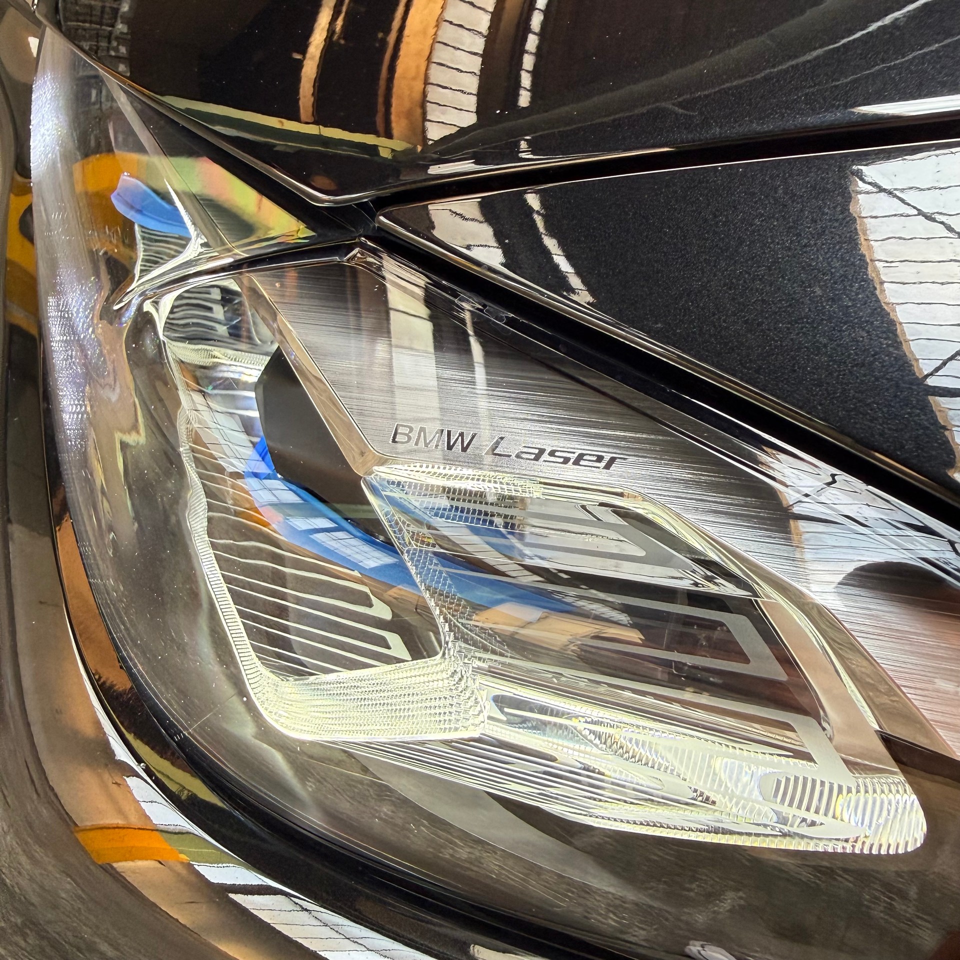BMW i4 eDrive 40 M Sport Swiss-image-31