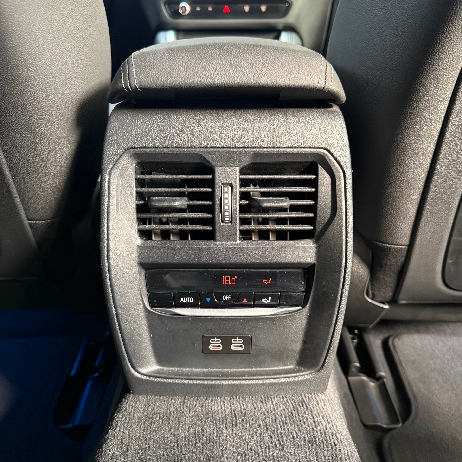 BMW i4 eDrive 40 M Sport Swiss-image-13