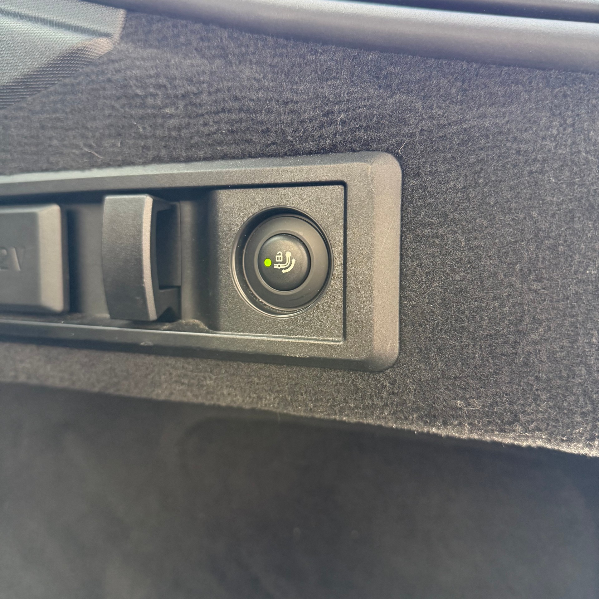 BMW i4 eDrive 40 M Sport Swiss-image-22