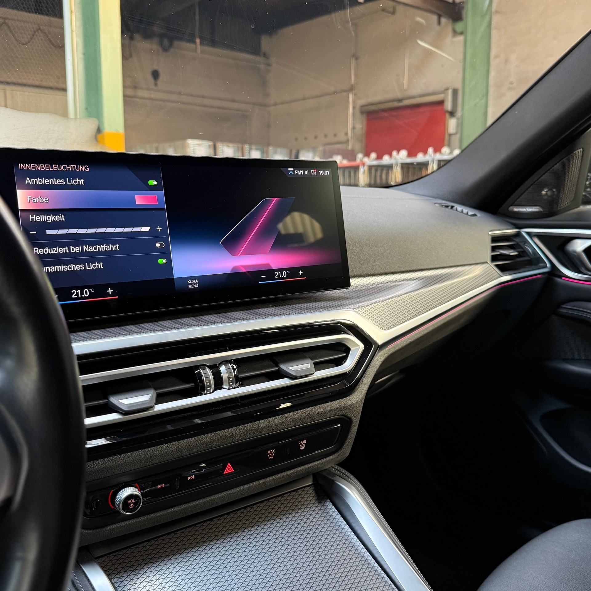 BMW i4 eDrive 40 M Sport Swiss-image-26