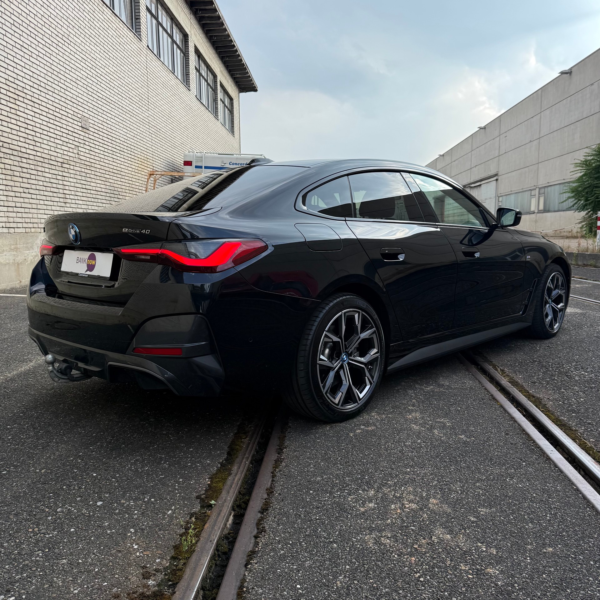 BMW i4 eDrive 40 M Sport Swiss-image-5