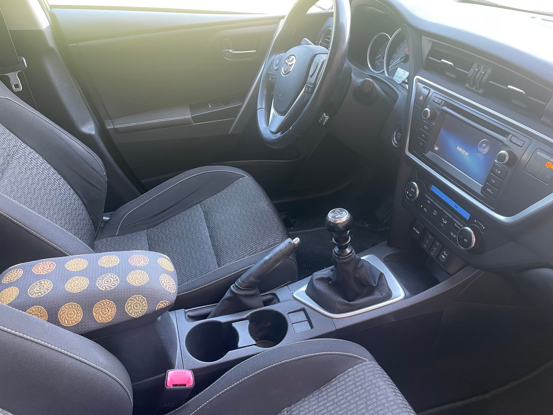 TOYOTA Auris 1.6 Trend-image-13