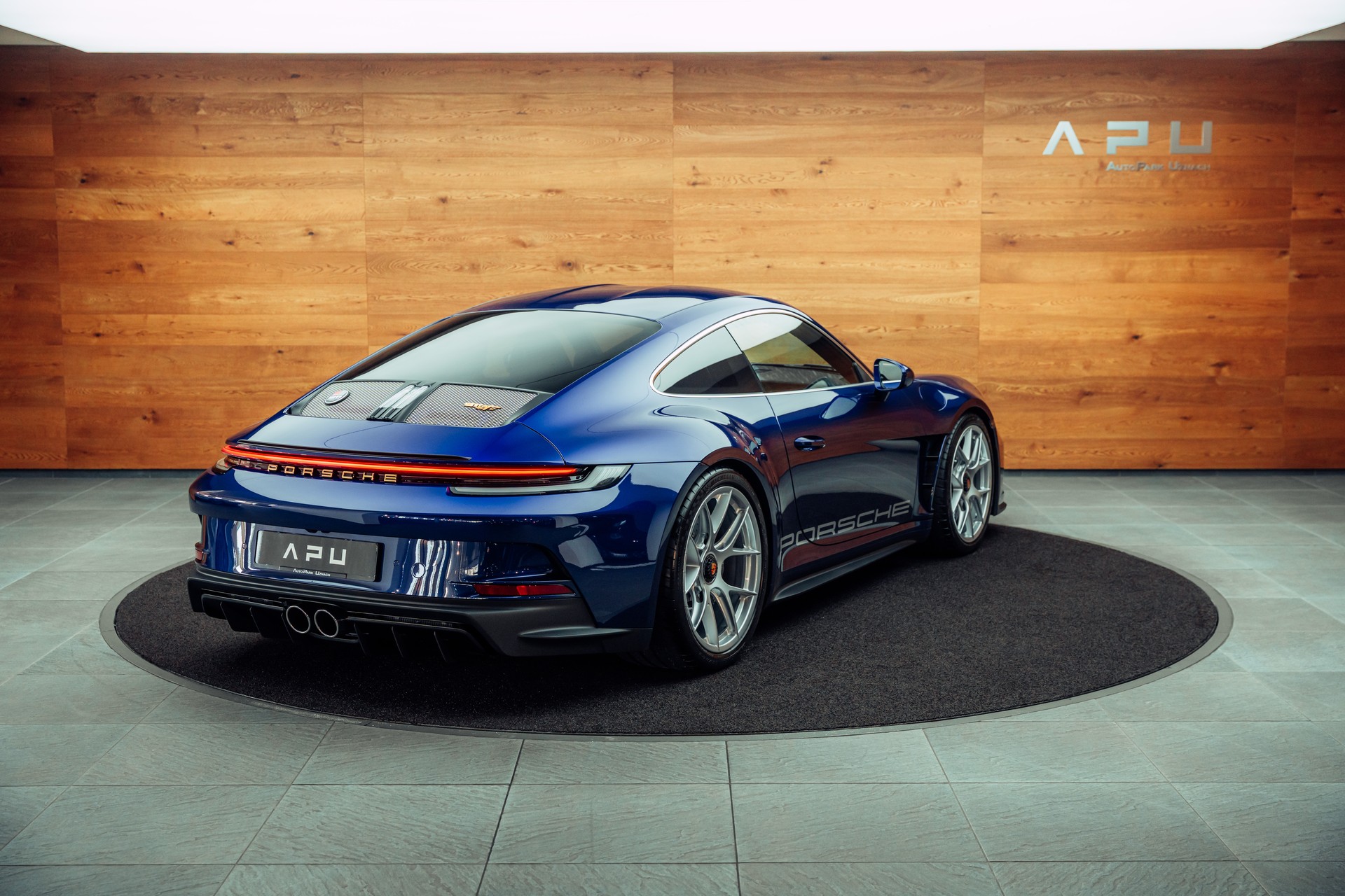 PORSCHE 911 S/T-image-1