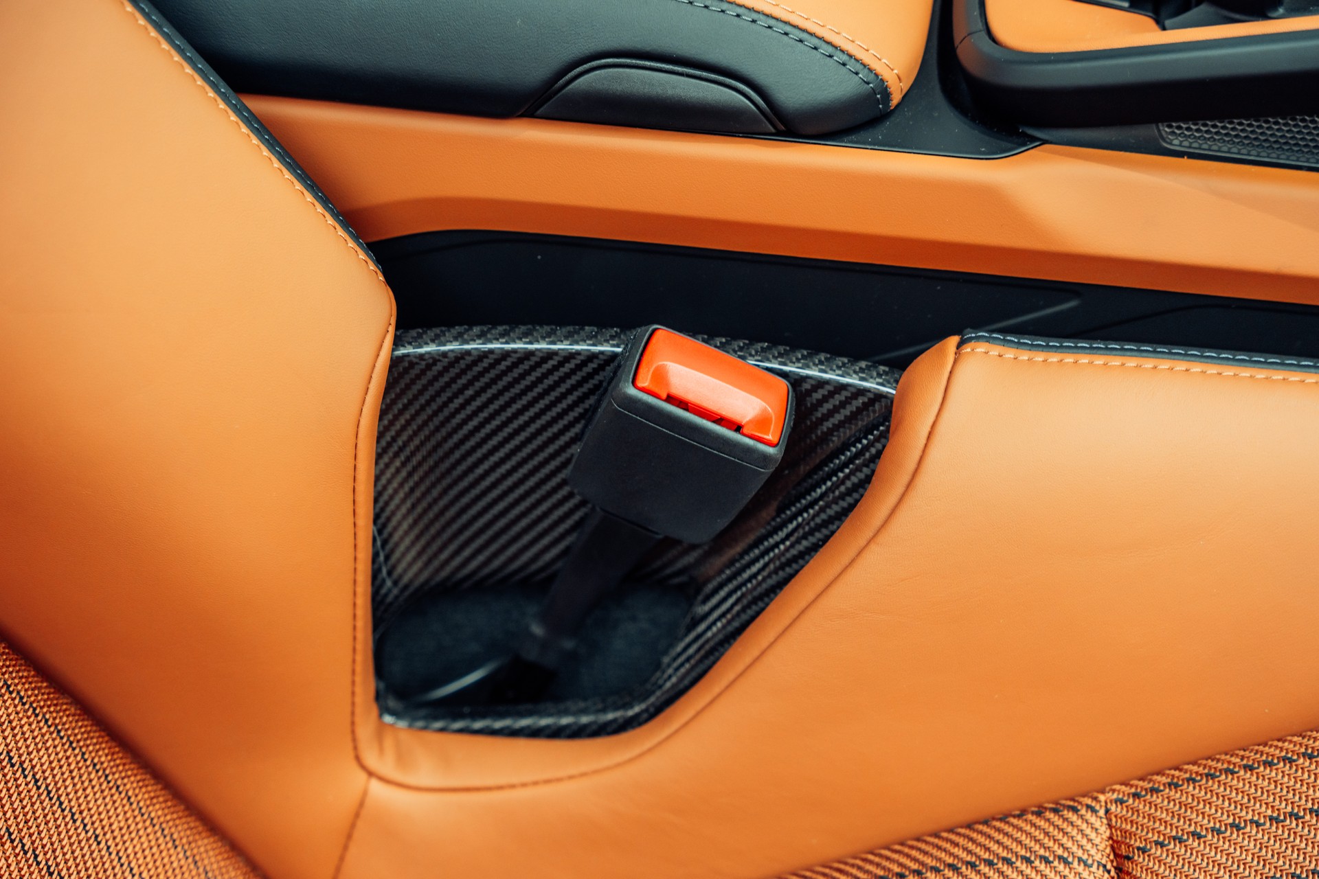 PORSCHE 911 S/T-image-18