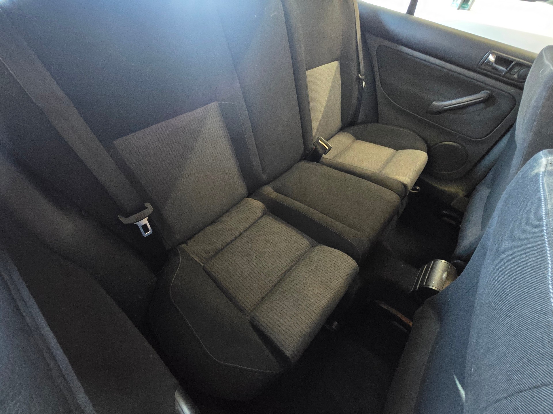 VW Golf 1.6 16V Pacific-image-13