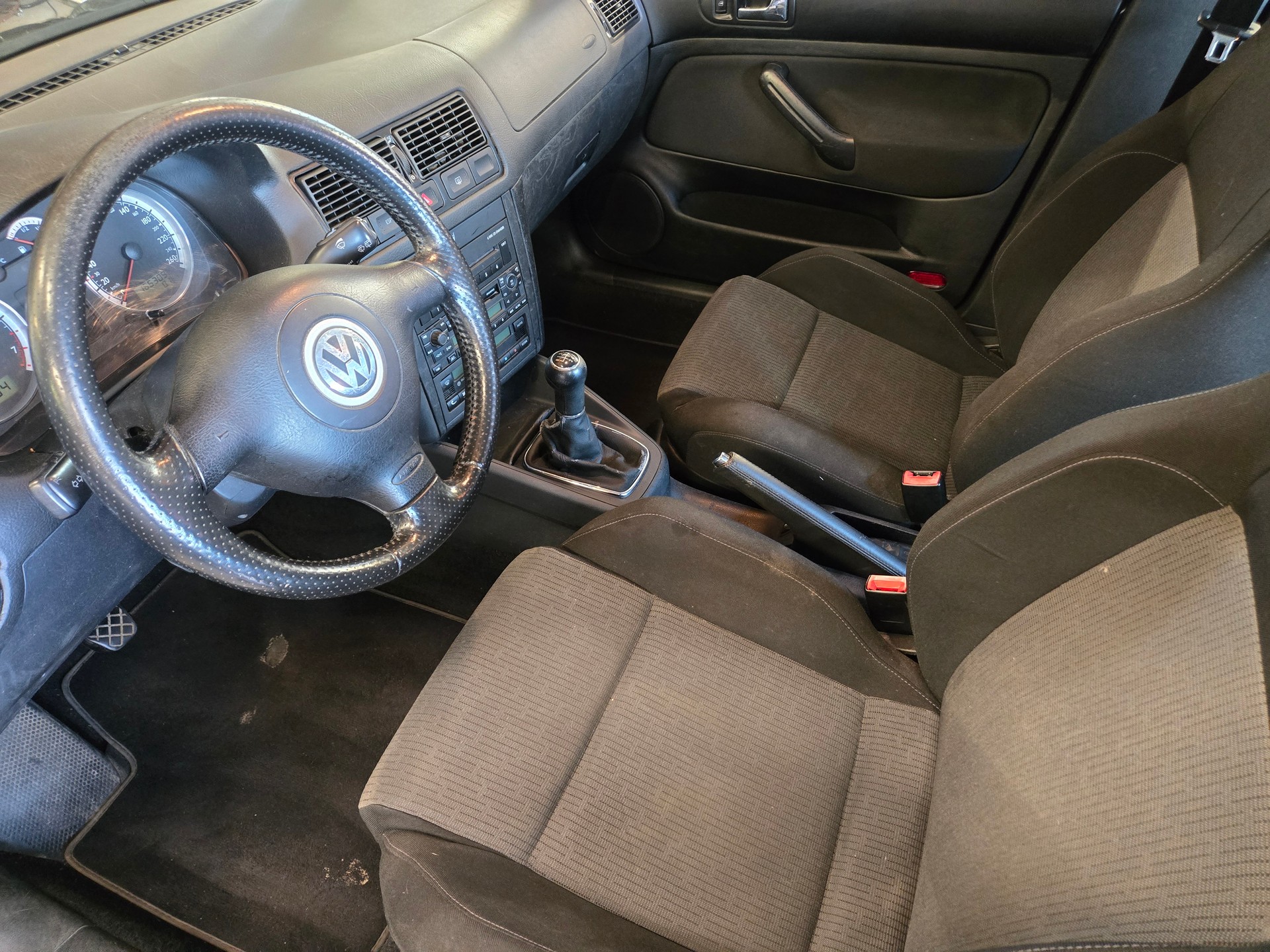 VW Golf 1.6 16V Pacific-image-4