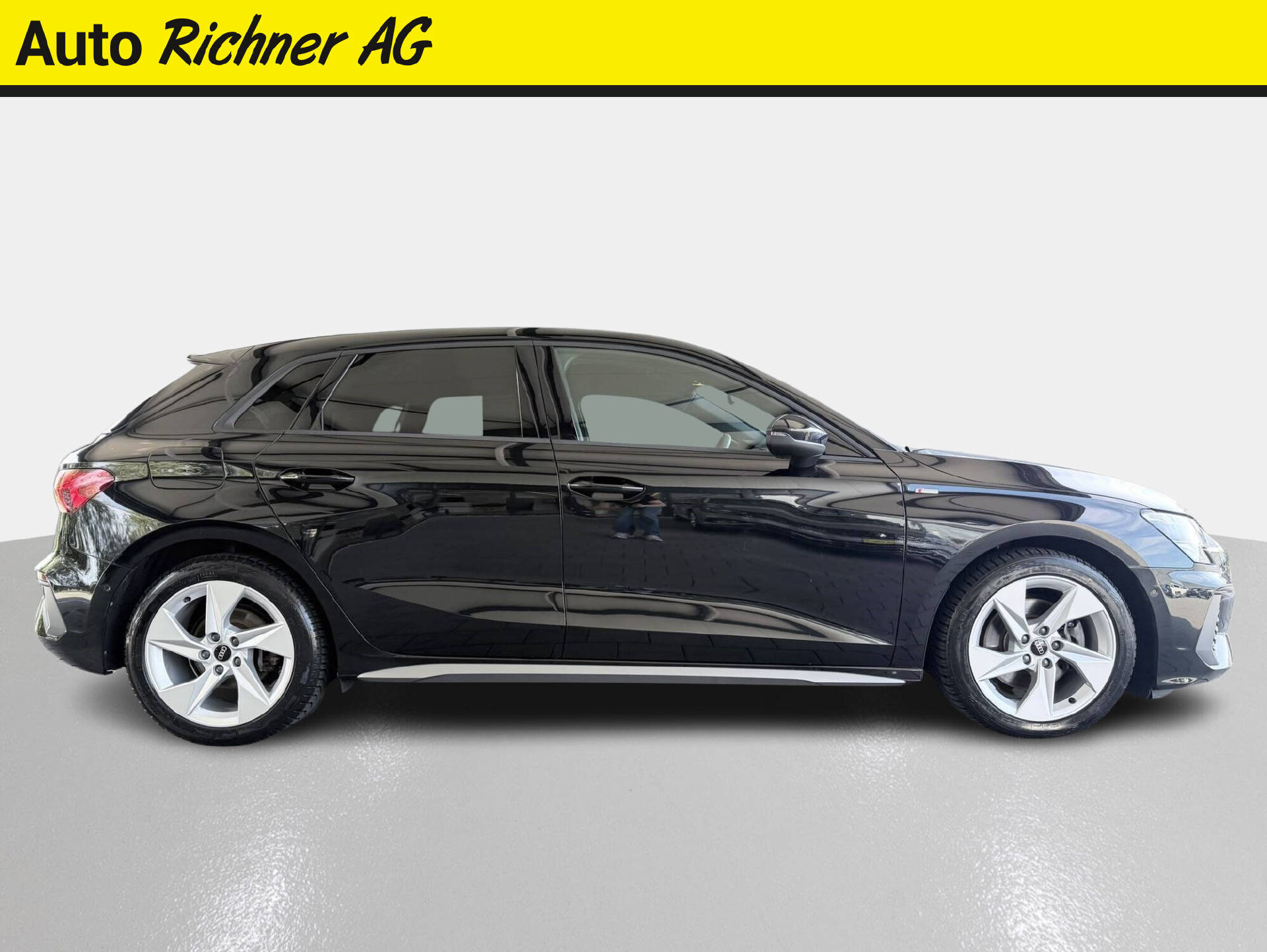 AUDI A3 Sportback 2.0 40 TFSI S Line quattro S-Tronic-showroom-element-2