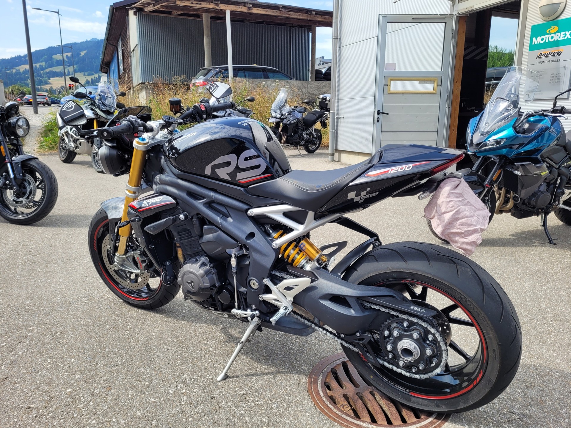 TRIUMPH Speed Triple RS-showroom-element-2