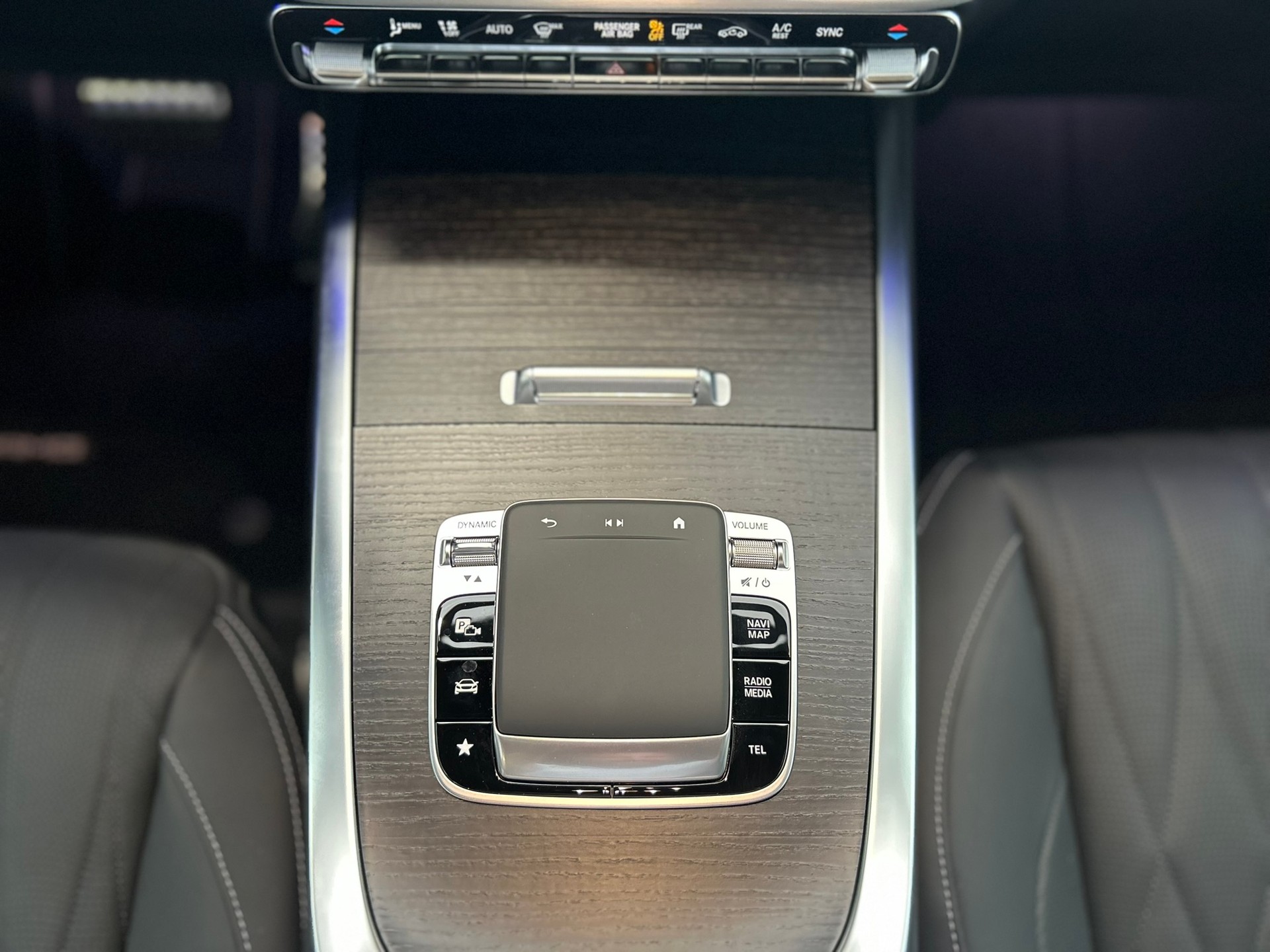 MERCEDES-BENZ G 63 AMG 9G-Tronic-image-22