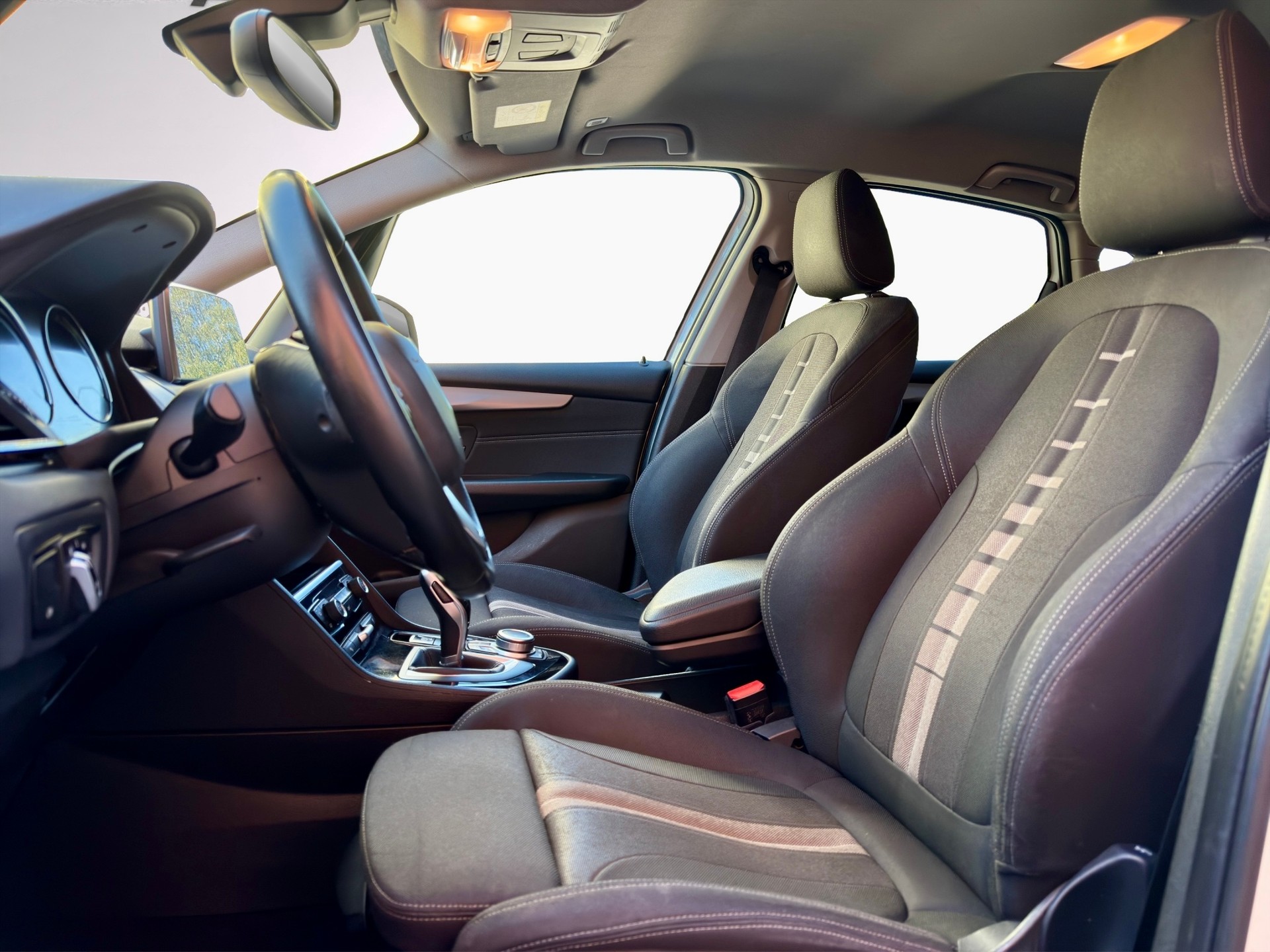 BMW 218d xDrive Active Tourer Steptronic-image-9