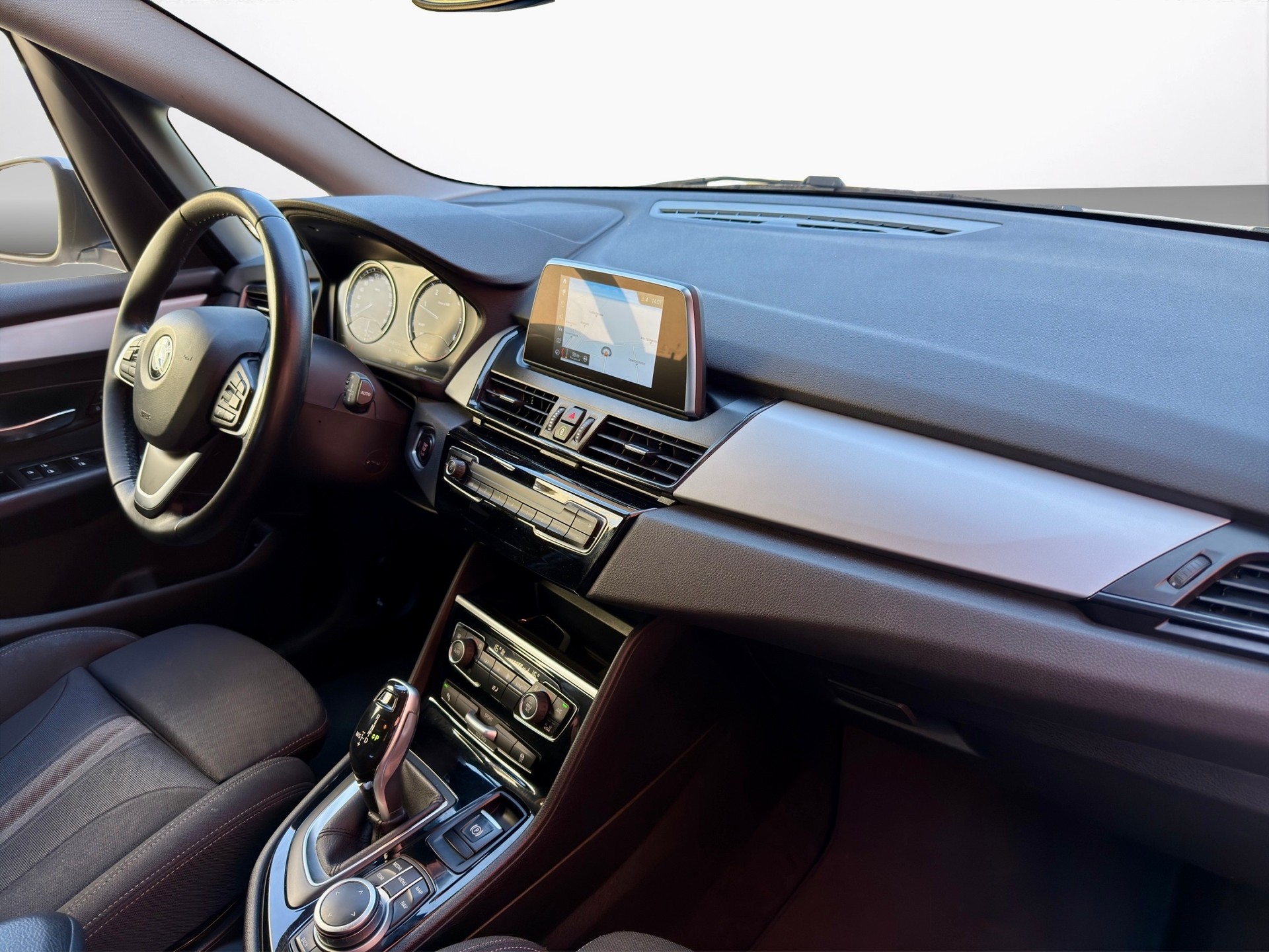 BMW 218d xDrive Active Tourer Steptronic-image-13