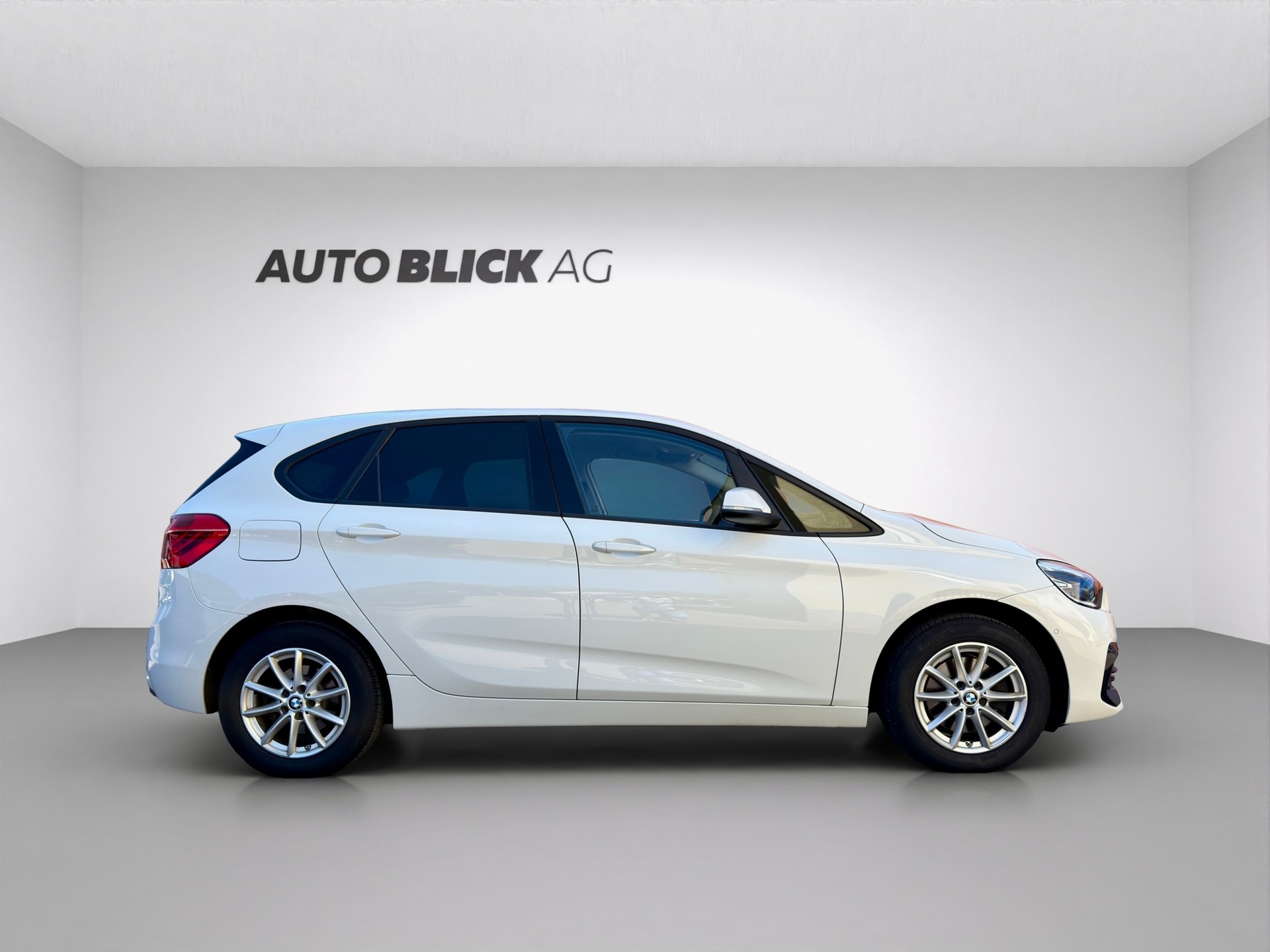 BMW 218d xDrive Active Tourer Steptronic-image-3
