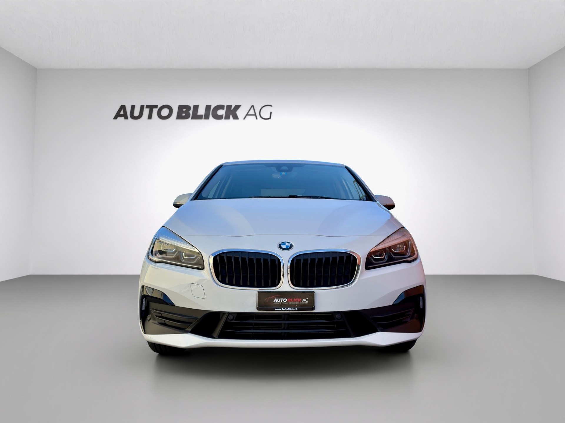 BMW 218d xDrive Active Tourer Steptronic-image-2