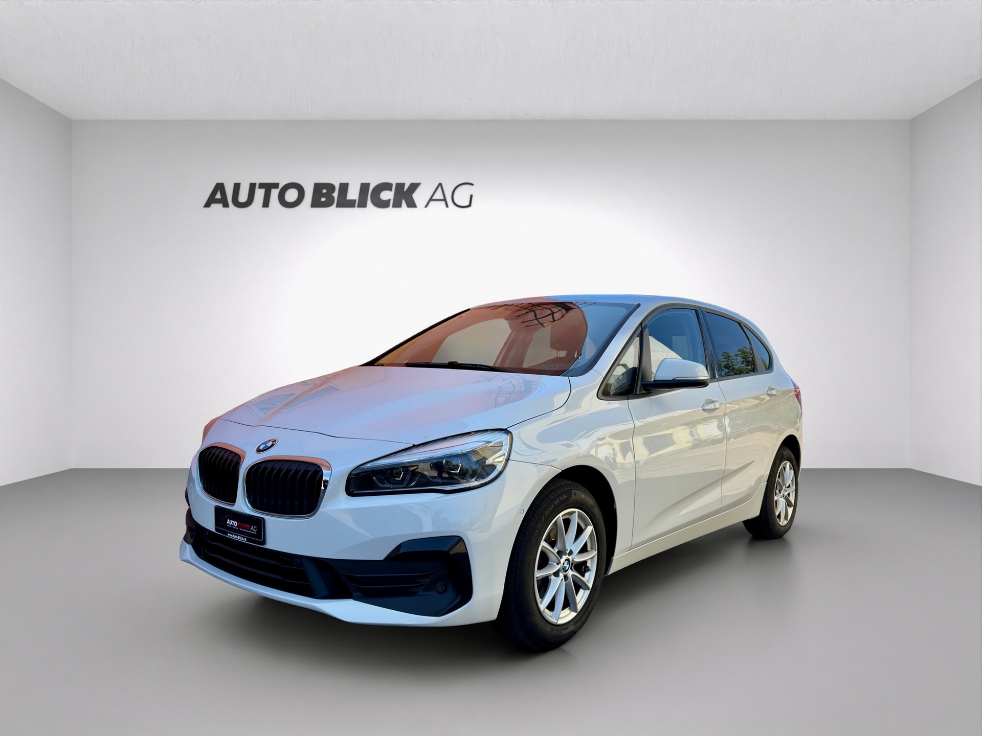BMW 218d xDrive Active Tourer Steptronic-image-0