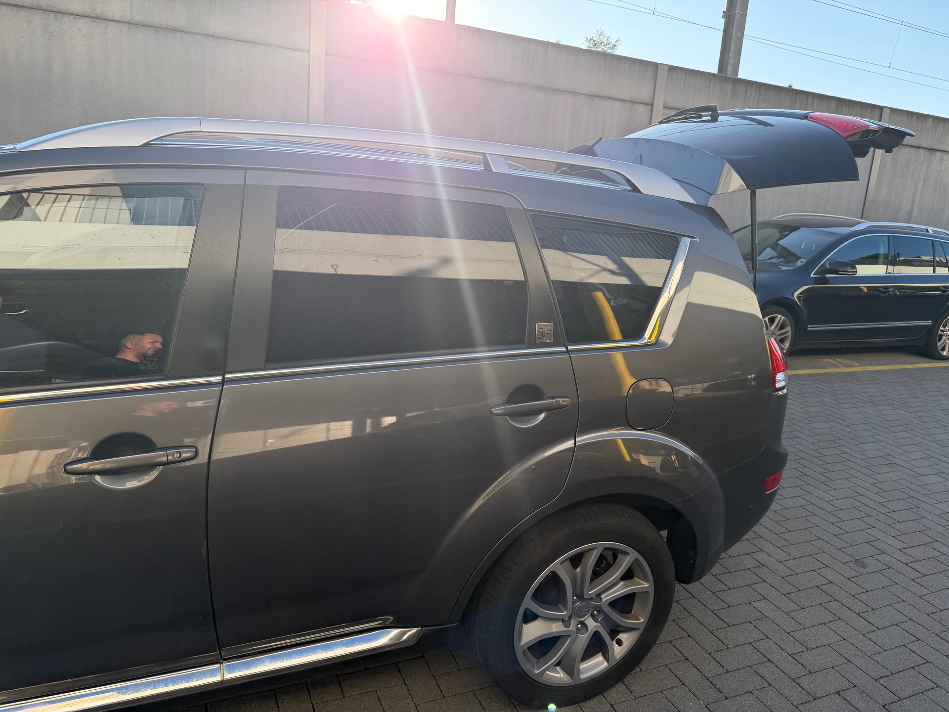 CITROEN C-Crosser 2.4 Exclusive CVT-image-3
