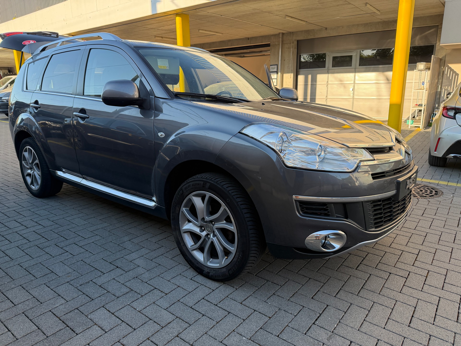 CITROEN C-Crosser 2.4 Exclusive CVT-image-18