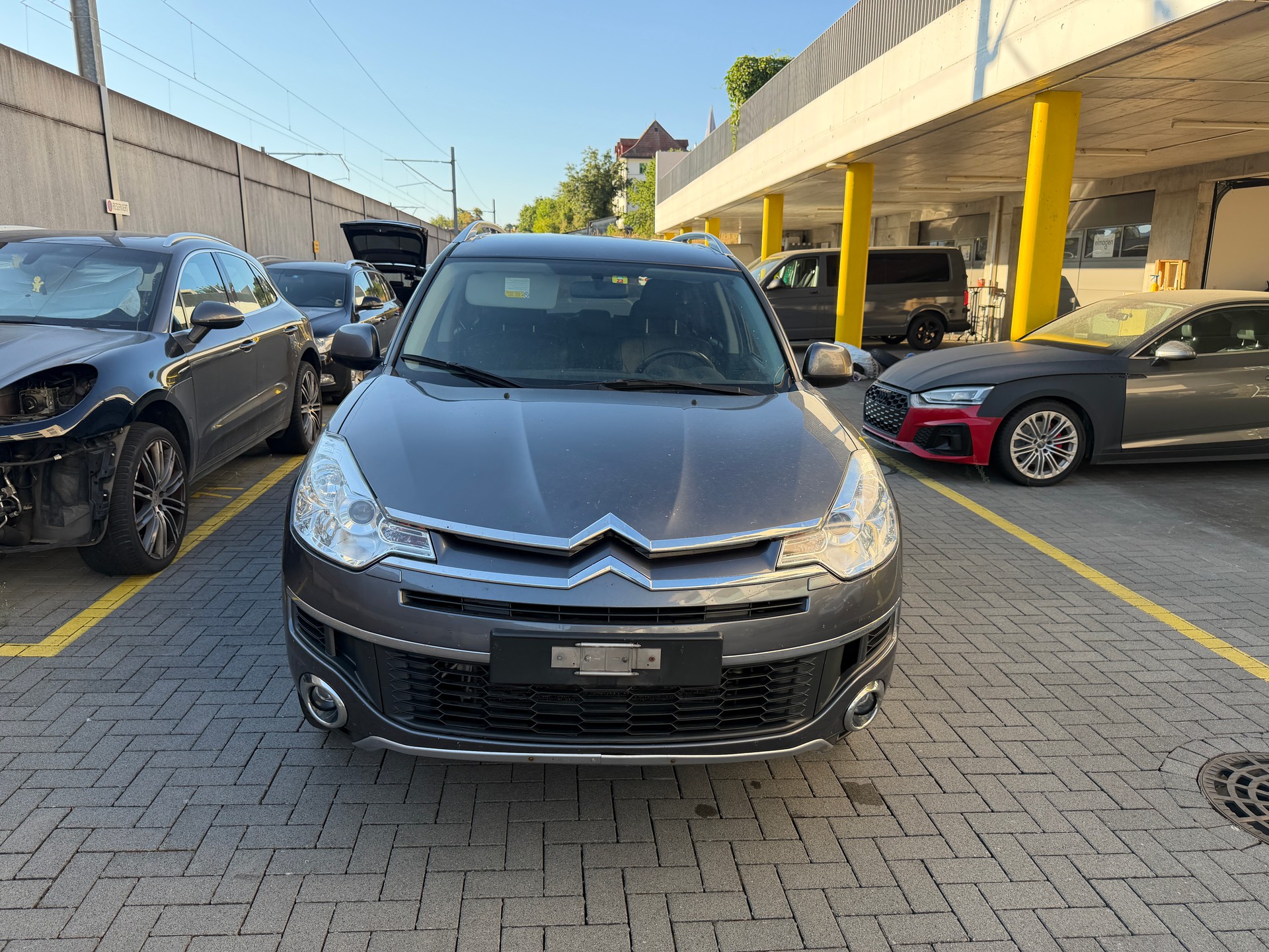 CITROEN C-Crosser 2.4 Exclusive CVT-image-1