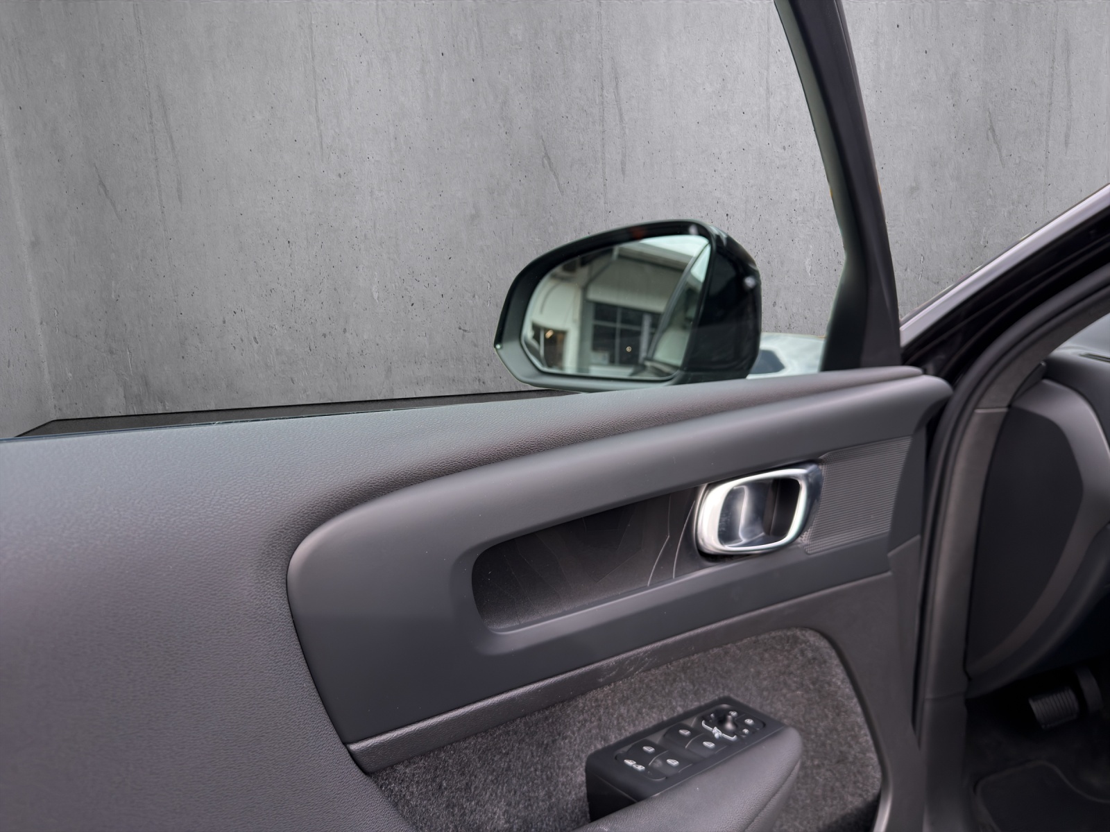 VOLVO C40 P6 Recharge Plus-image-6