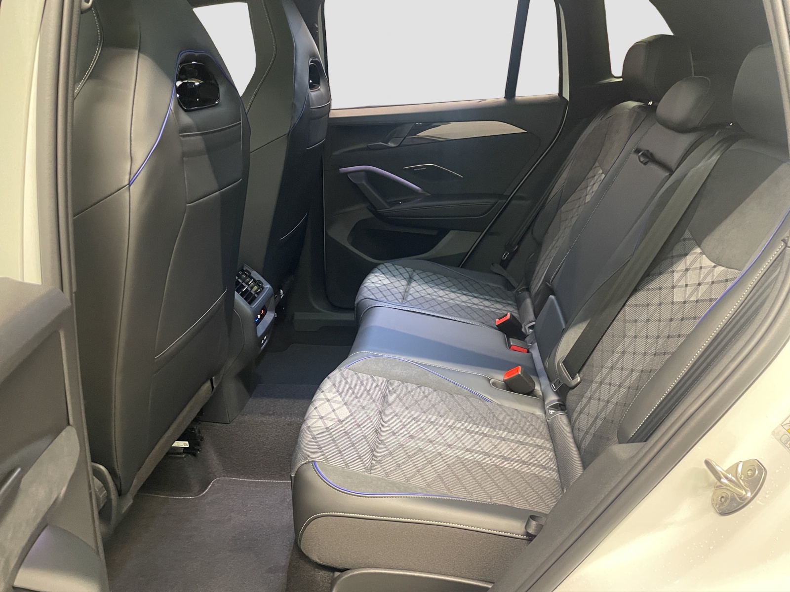 VW Tiguan 2.0 TSI DSG United 4Motion-image-12