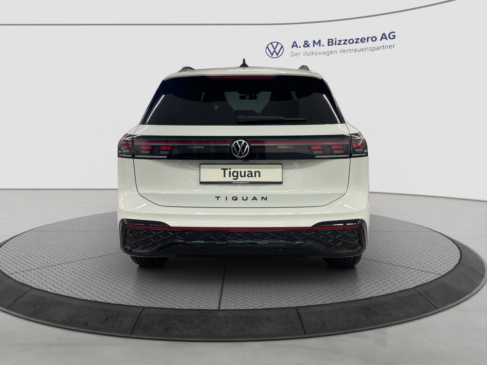 VW Tiguan 2.0 TSI DSG United 4Motion-showroom-element-3