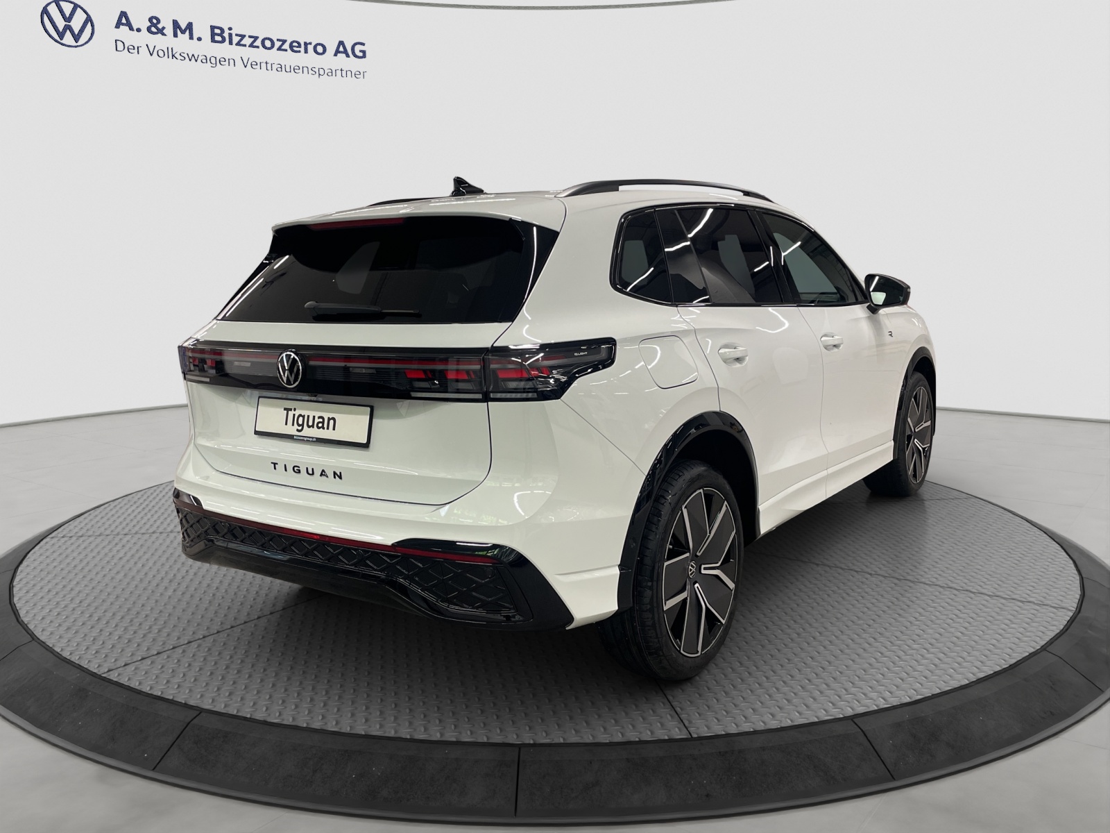 VW Tiguan 2.0 TSI DSG United 4Motion-image-4