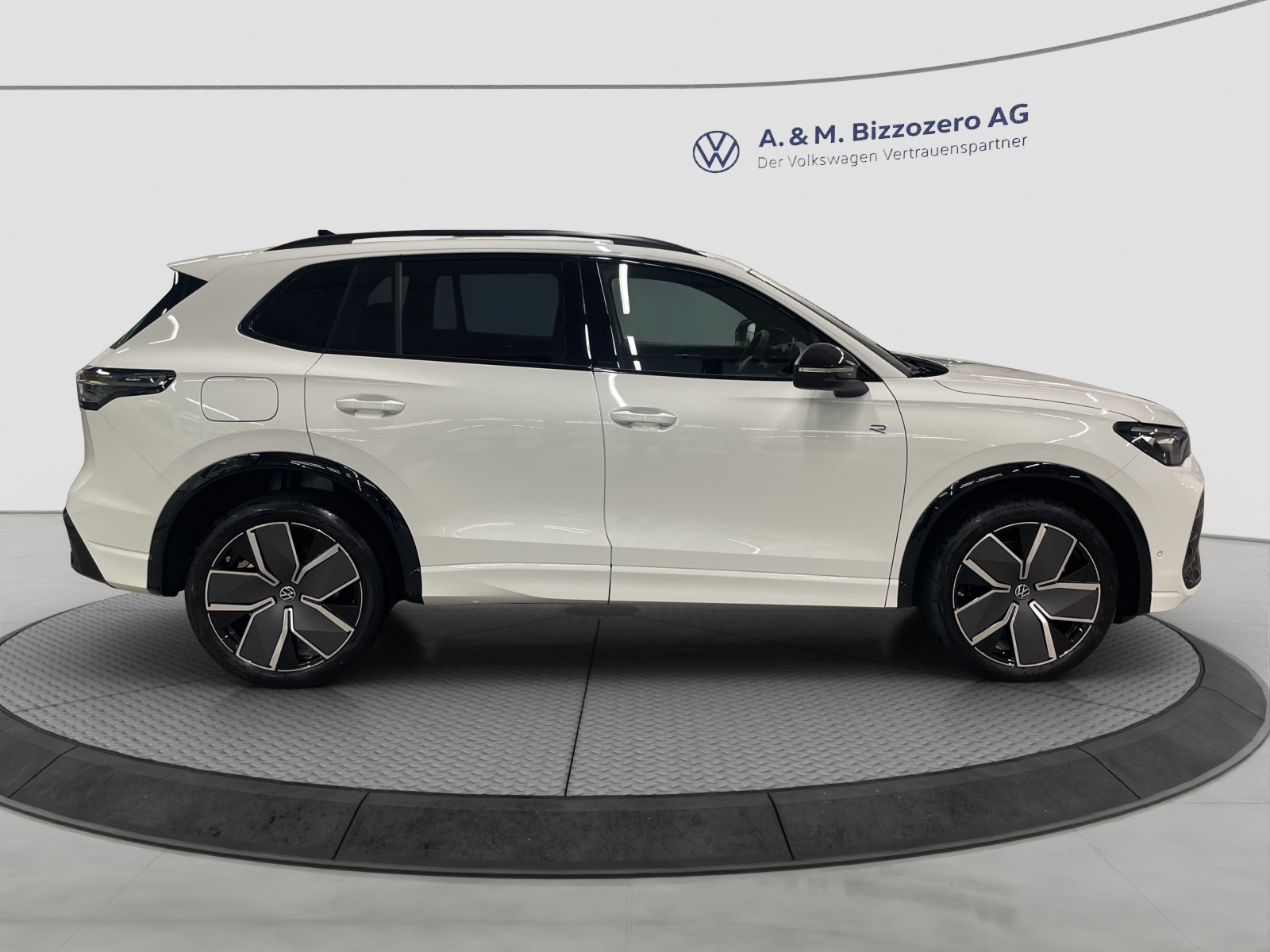 VW Tiguan 2.0 TSI DSG United 4Motion-image-5
