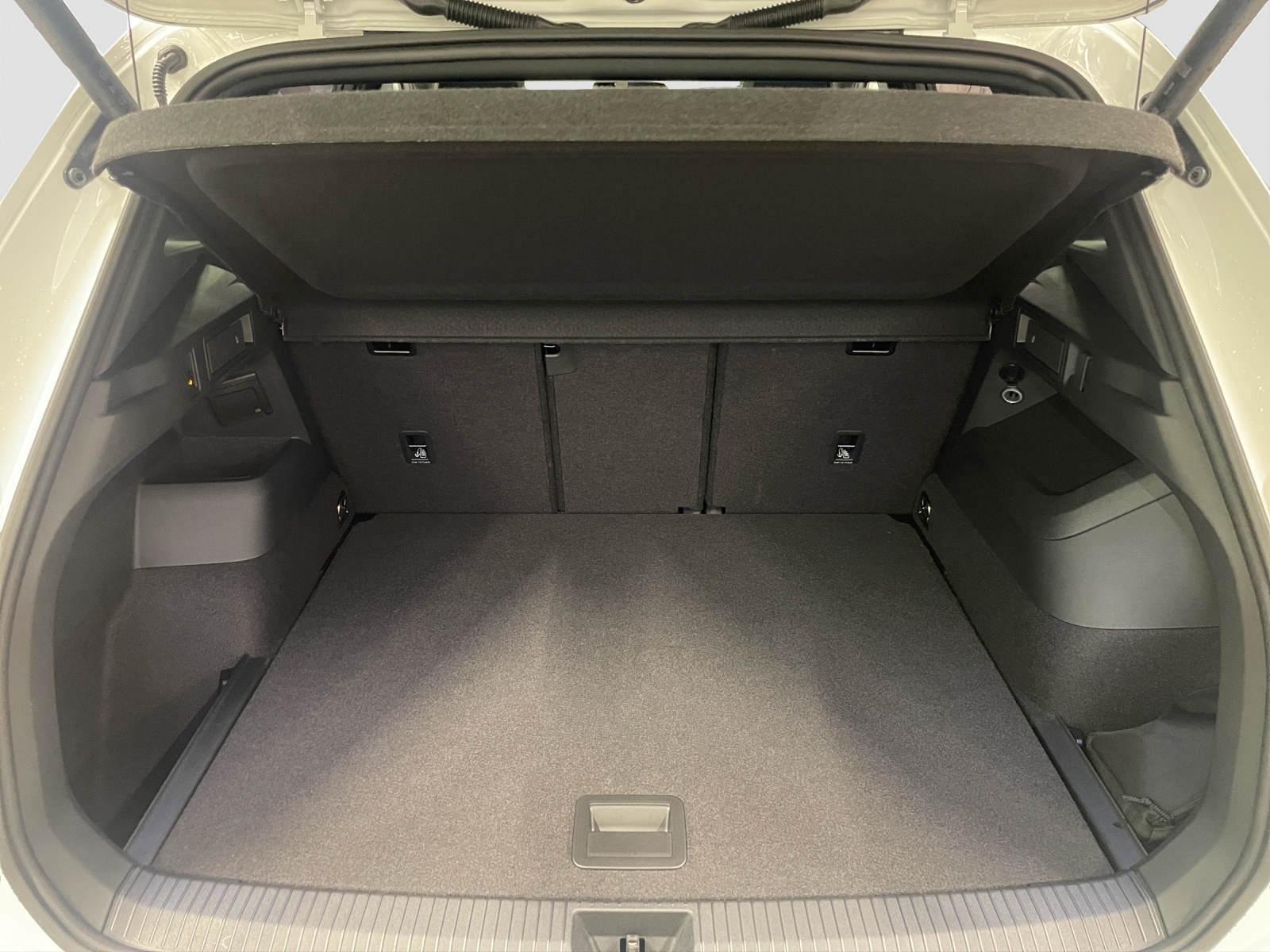VW Tiguan 2.0 TSI DSG United 4Motion-image-14