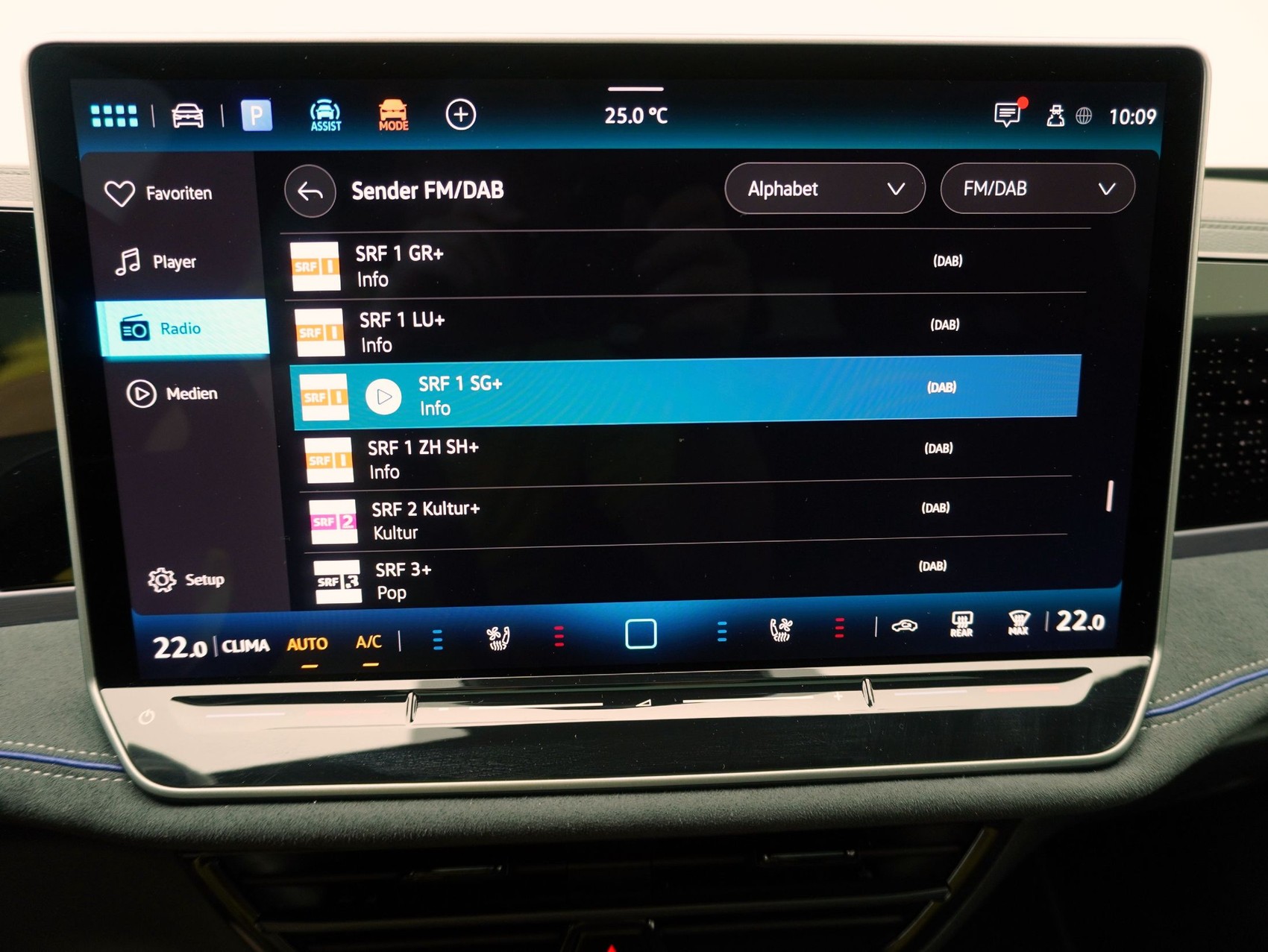 VW Passat Variant 2.0 TSI DSG R-Line 4Motion **VW Werksgarantie bis 10/2030**-image-18