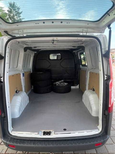 FORD Transit Custom Van 250 L1H1 Ambiente-image-17