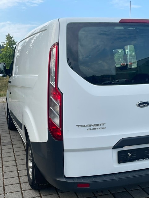 FORD Transit Custom Van 250 L1H1 Ambiente-image-10
