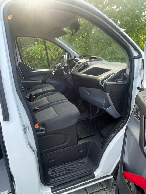 FORD Transit Custom Van 250 L1H1 Ambiente-image-11