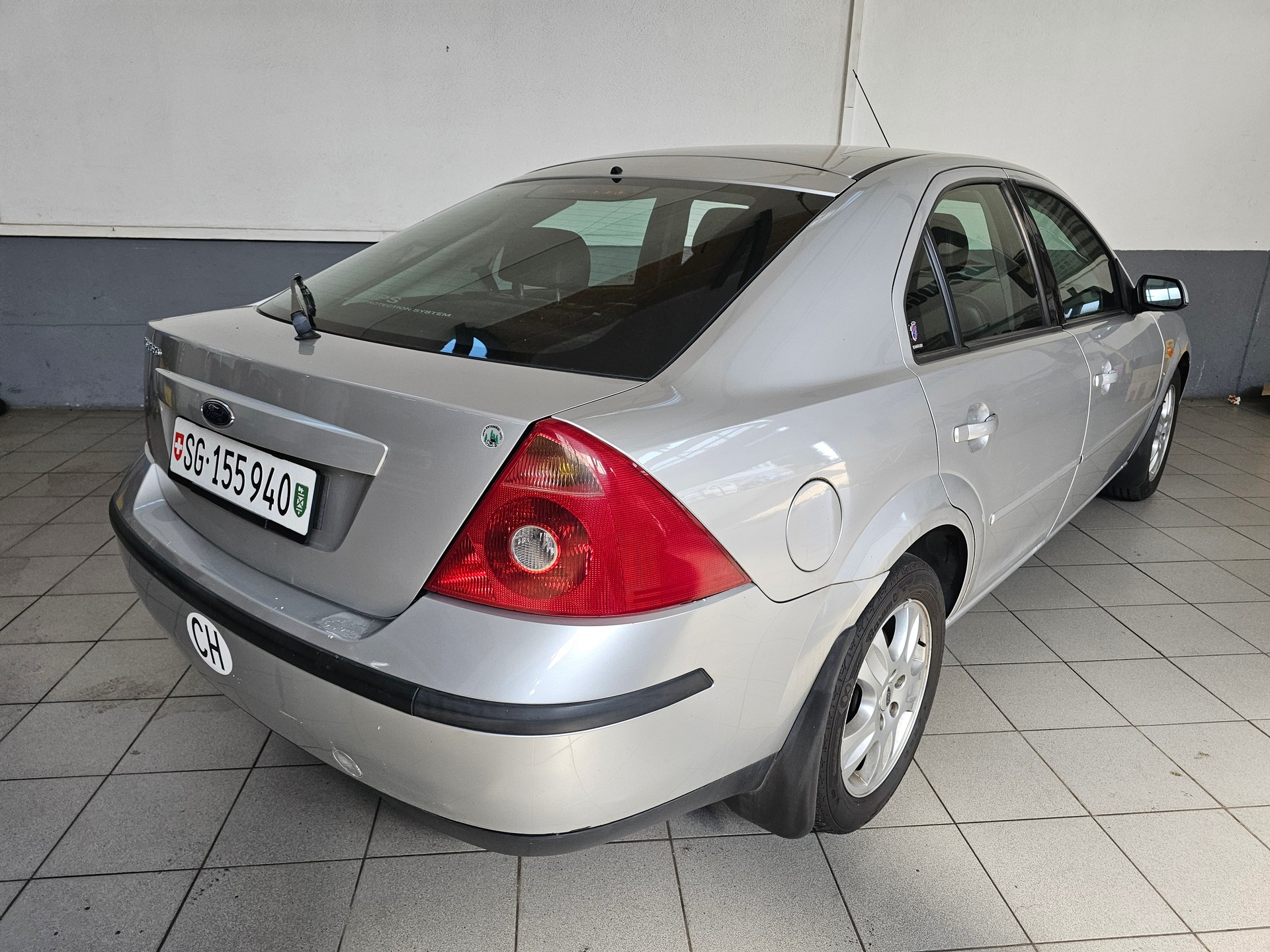 FORD Mondeo 2.5i V6 Executive-image-6