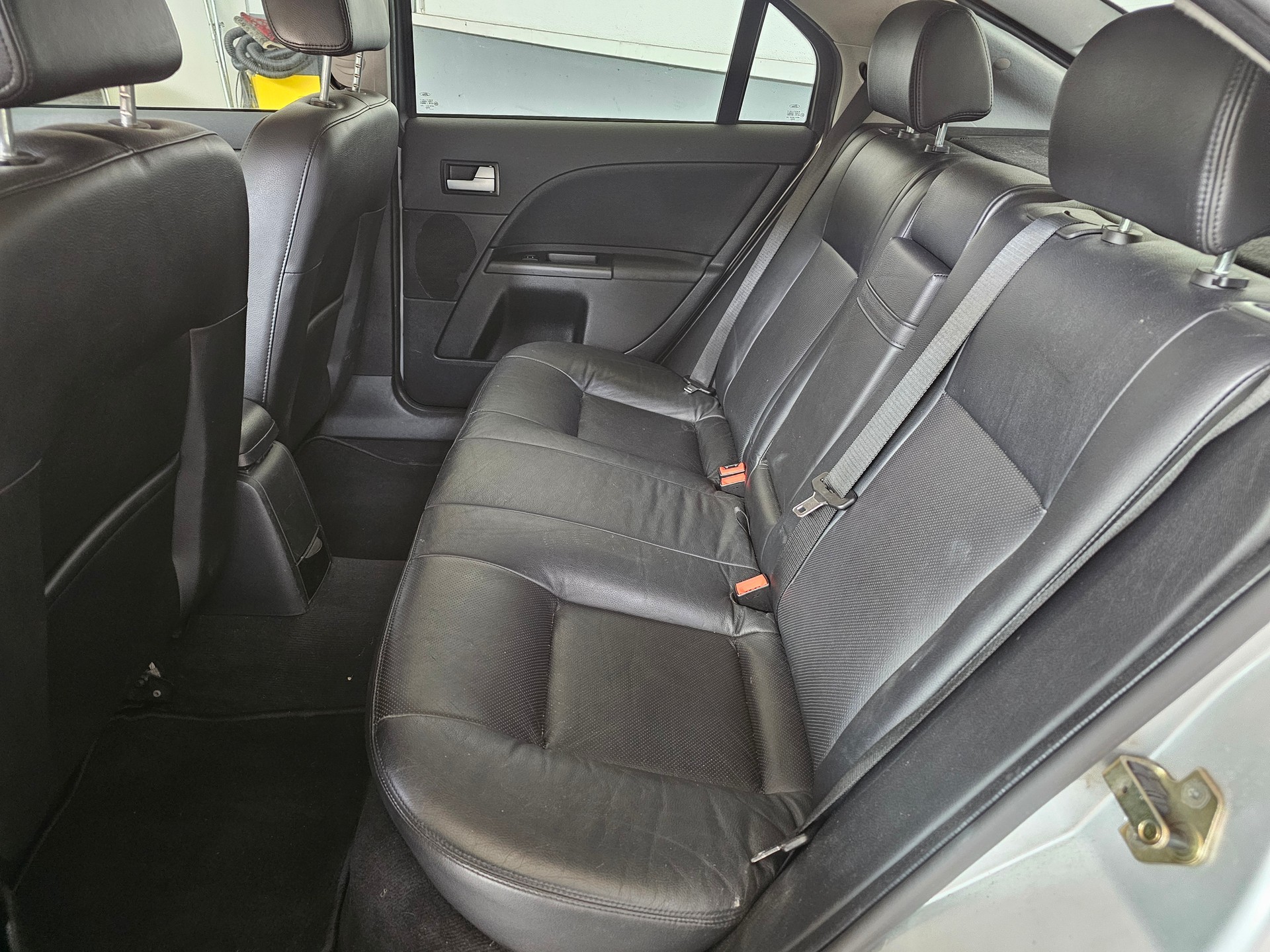FORD Mondeo 2.5i V6 Executive-image-2