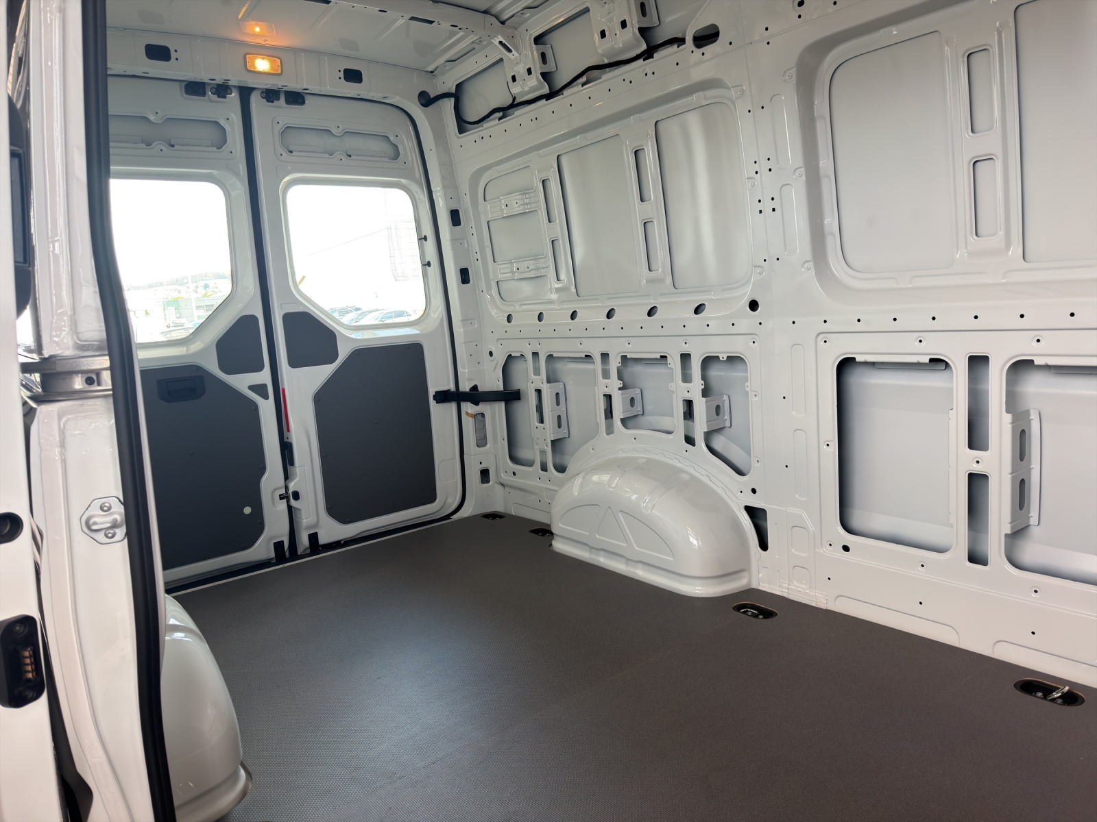 VW Crafter 35 Kaw. 3640 2.0 TDI 140 Entry-image-9