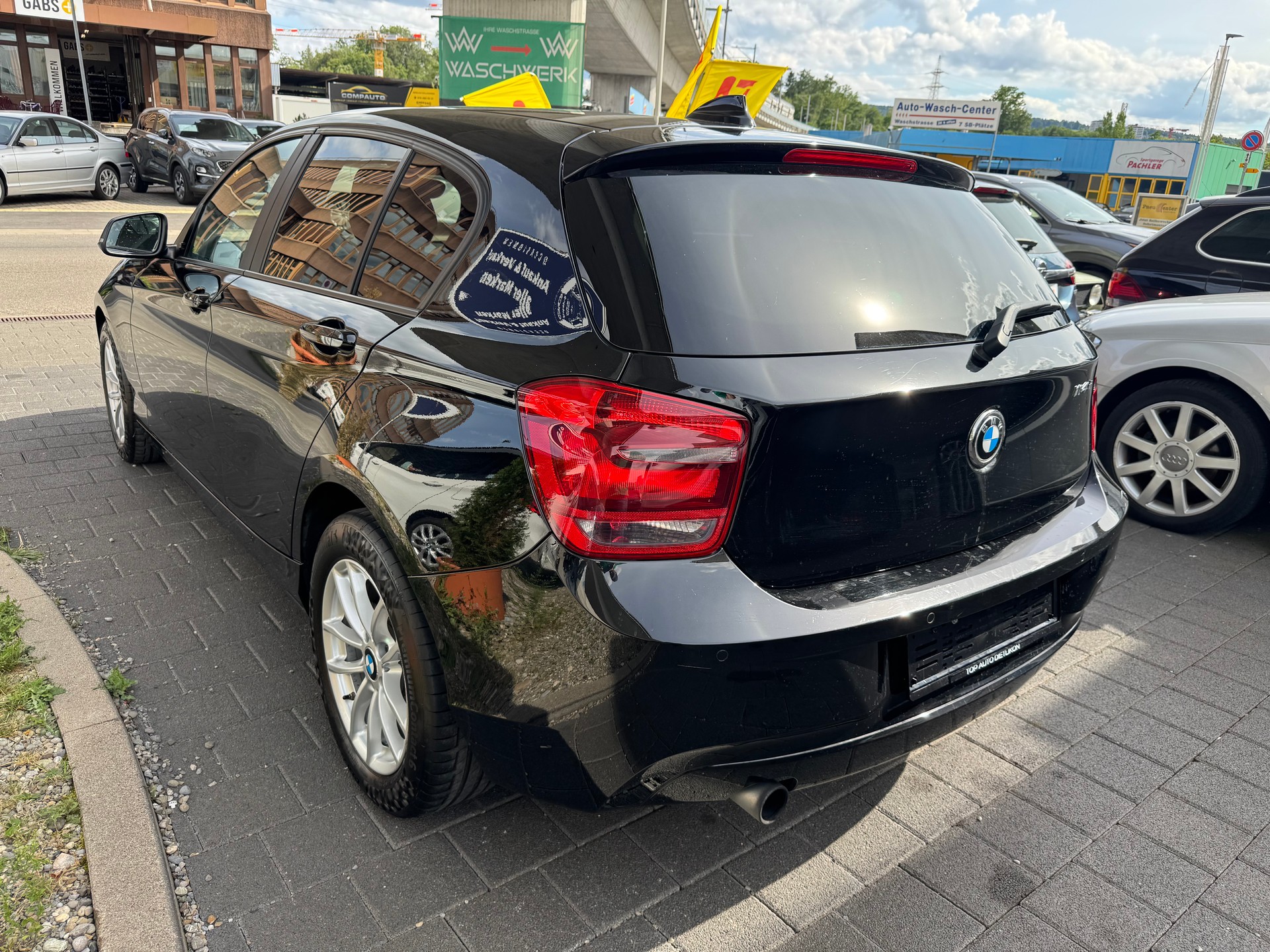 BMW 114i Business-image-2