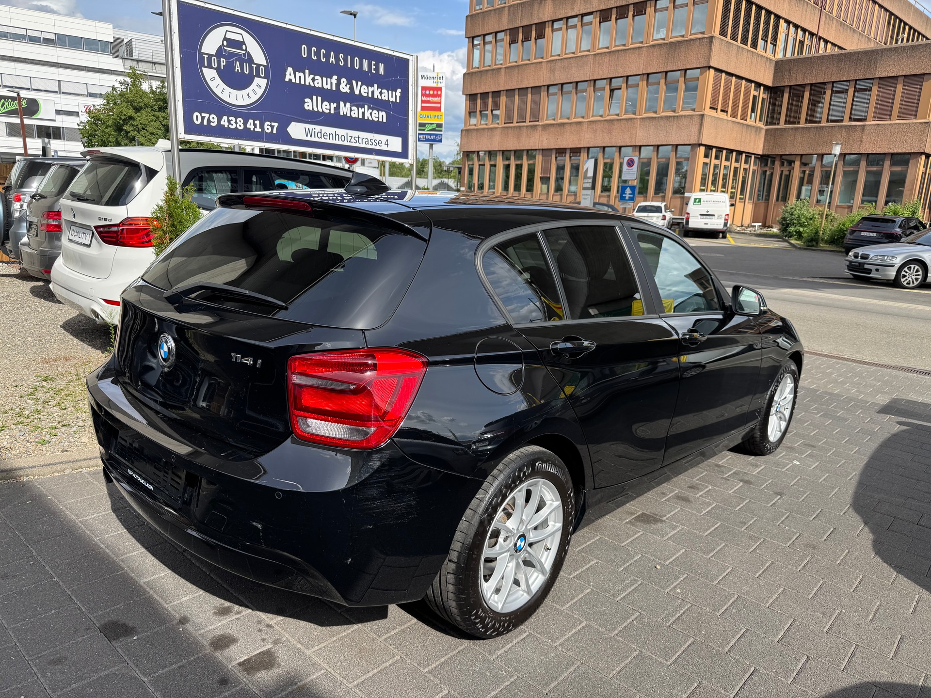 BMW 114i Business-image-1