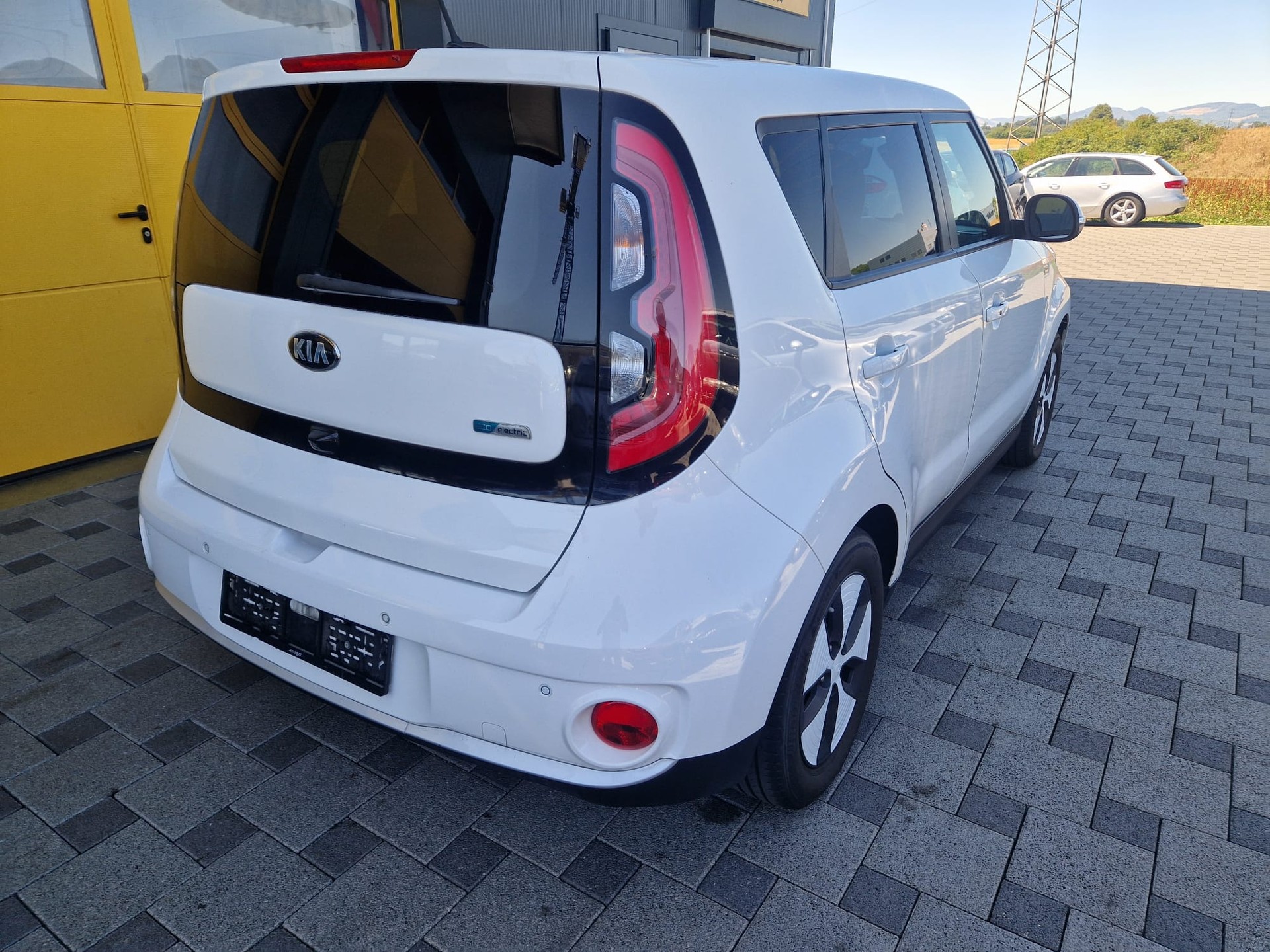 KIA Soul EV Trend-image-5