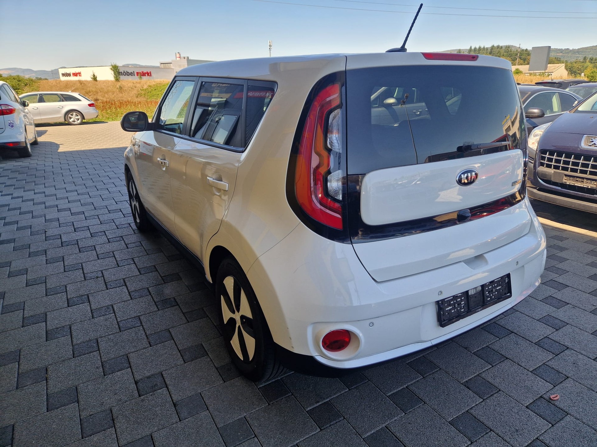 KIA Soul EV Trend-image-3